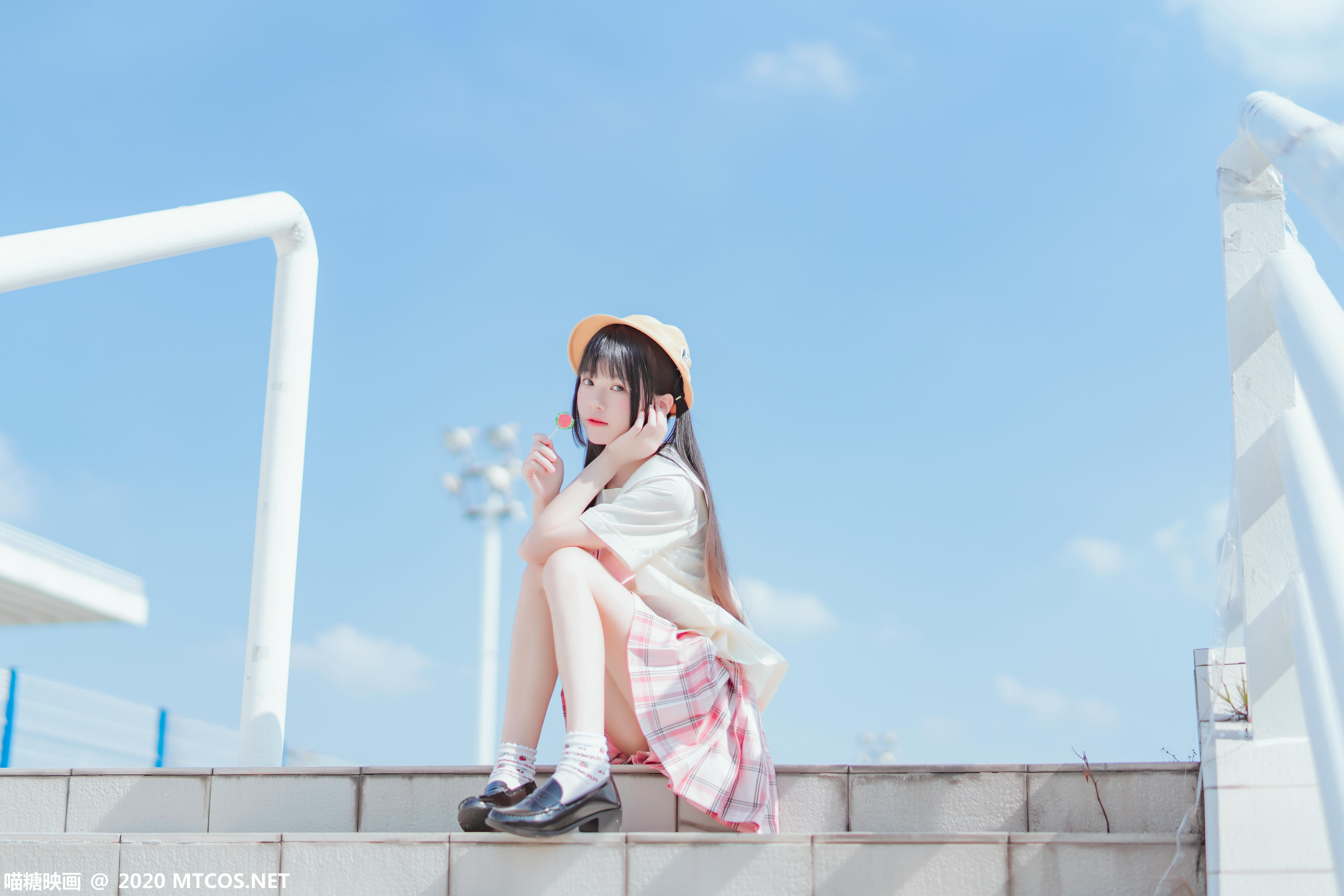 [喵糖映画] VOL.256 户外小黄帽[22P／450MB]_第1集