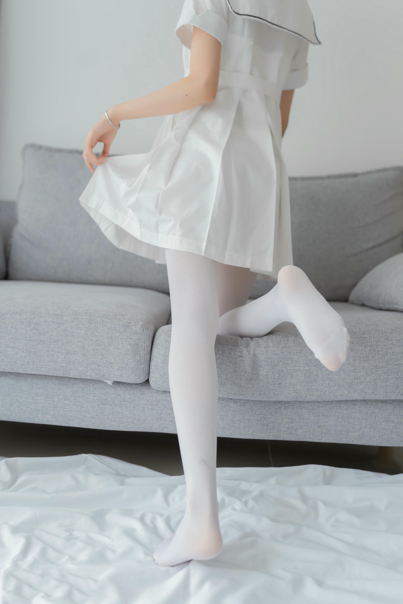 [喵糖映画] VOL.271 纯色白裙[39P／112MB]_第2集