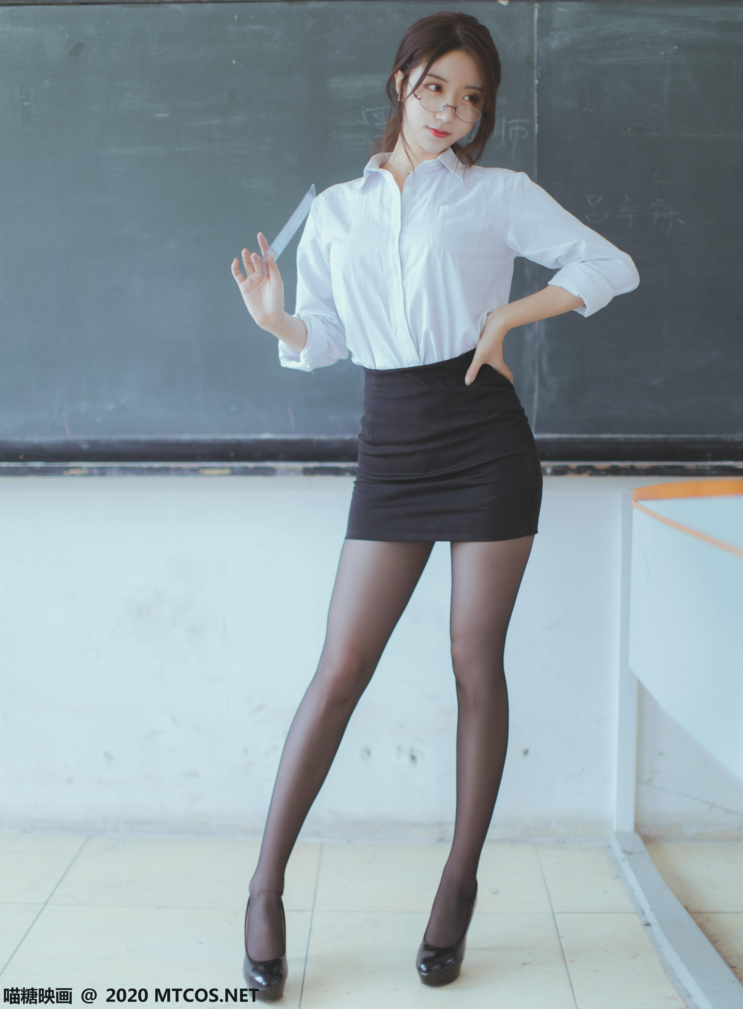 [喵糖映画] VOL.282 OL制服[29P／217MB]_第2集