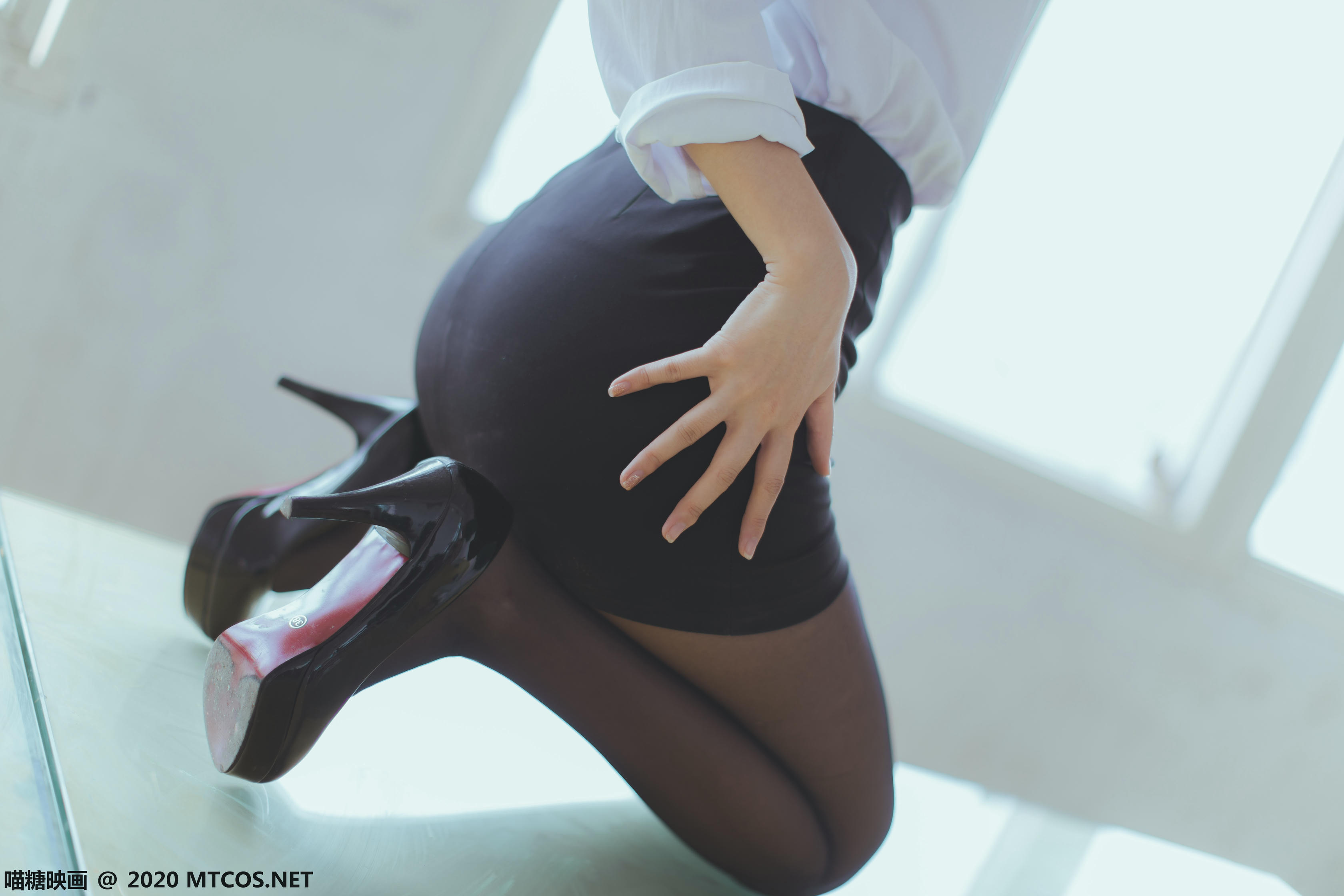 [喵糖映画] VOL.282 OL制服[29P／217MB]_第2集