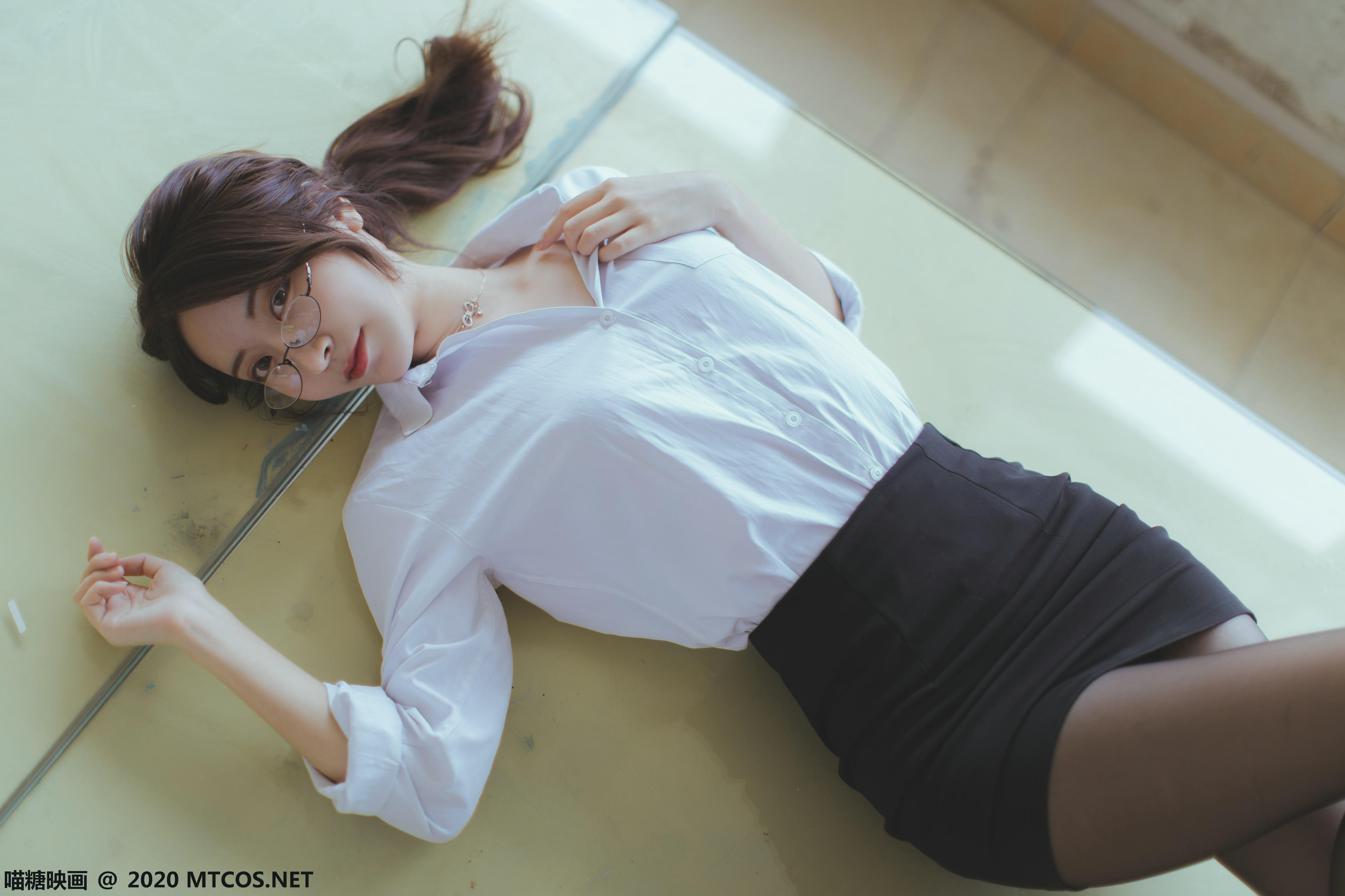 [喵糖映画] VOL.282 OL制服[29P／217MB]_第2集