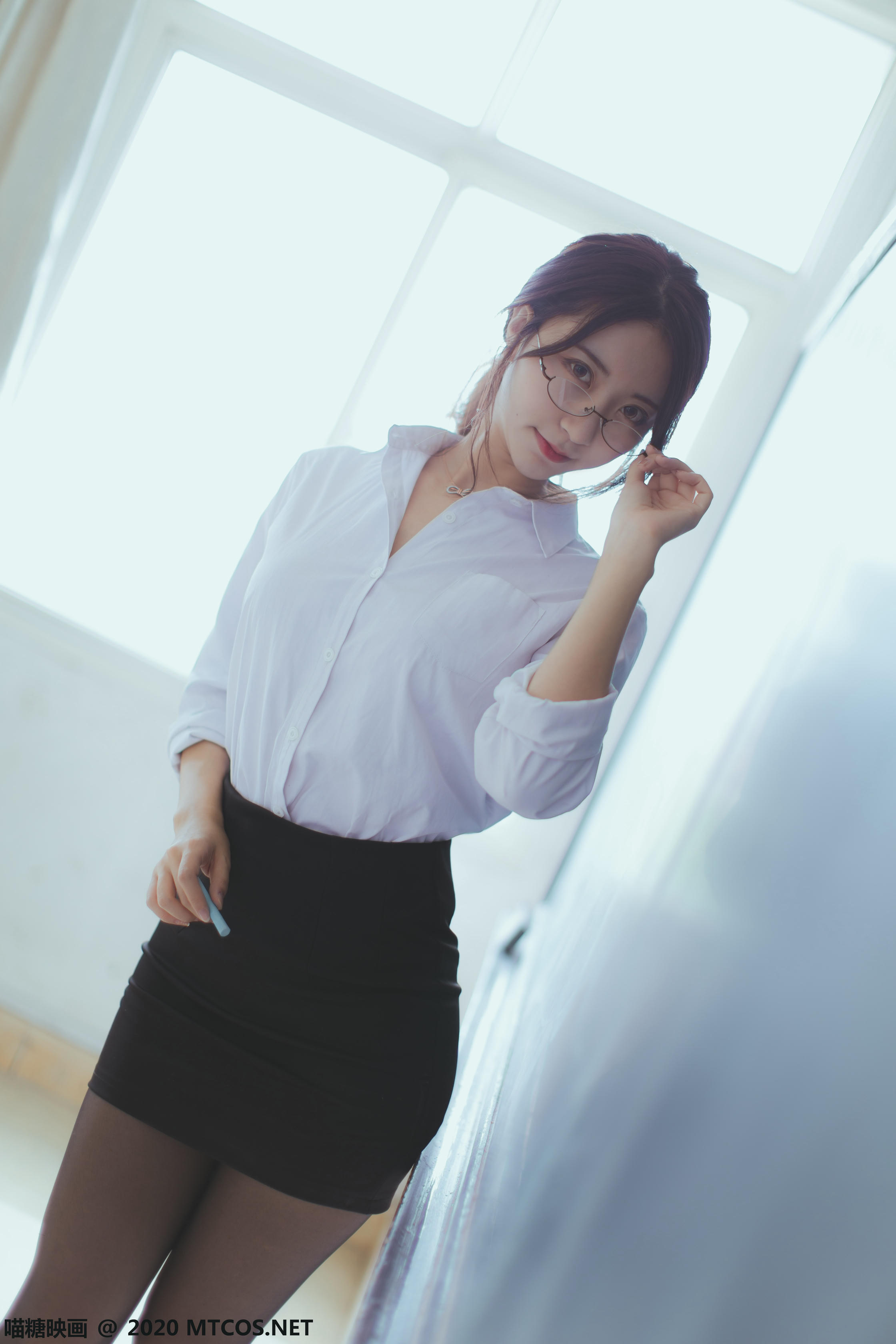 [喵糖映画] VOL.282 OL制服[29P／217MB]_第1集