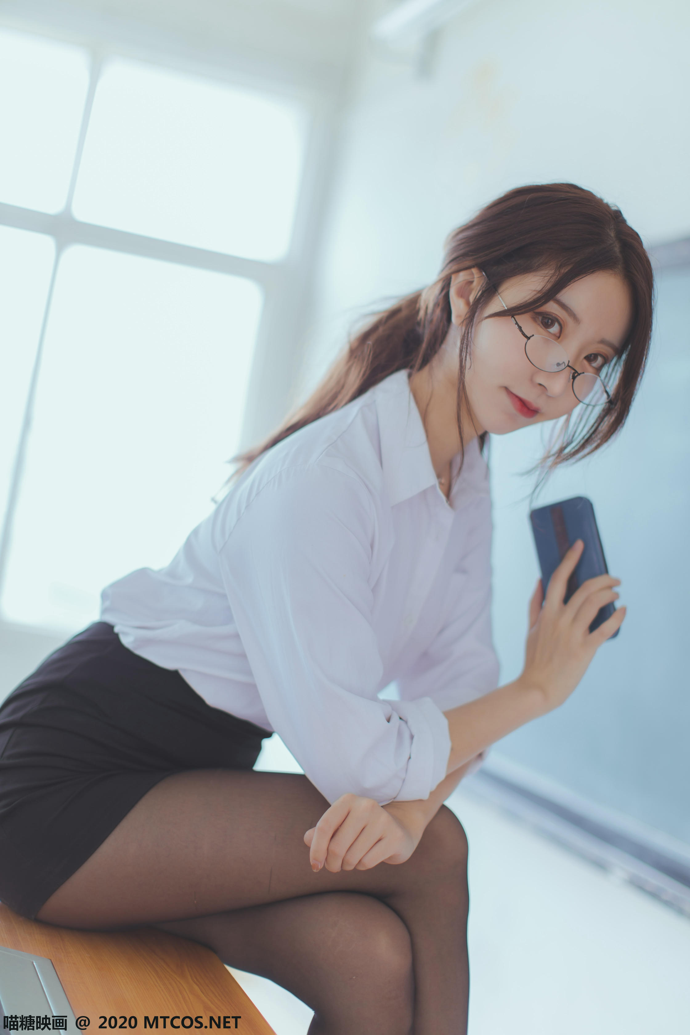 [喵糖映画] VOL.282 OL制服[29P／217MB]_第1集