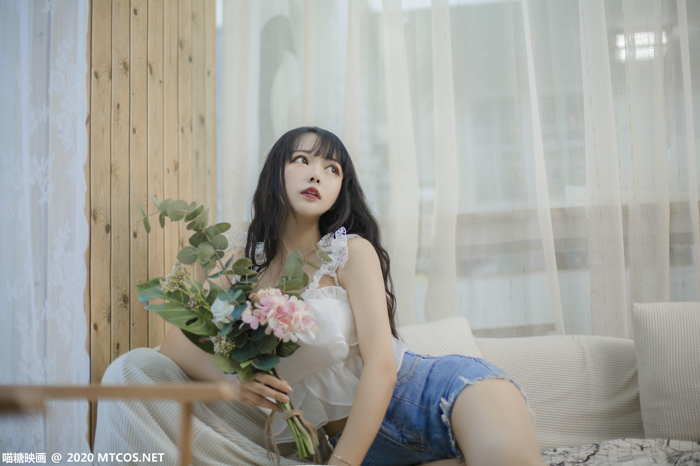 [喵糖映画] VOL.288 客厅少女[20P／137MB]_第1集