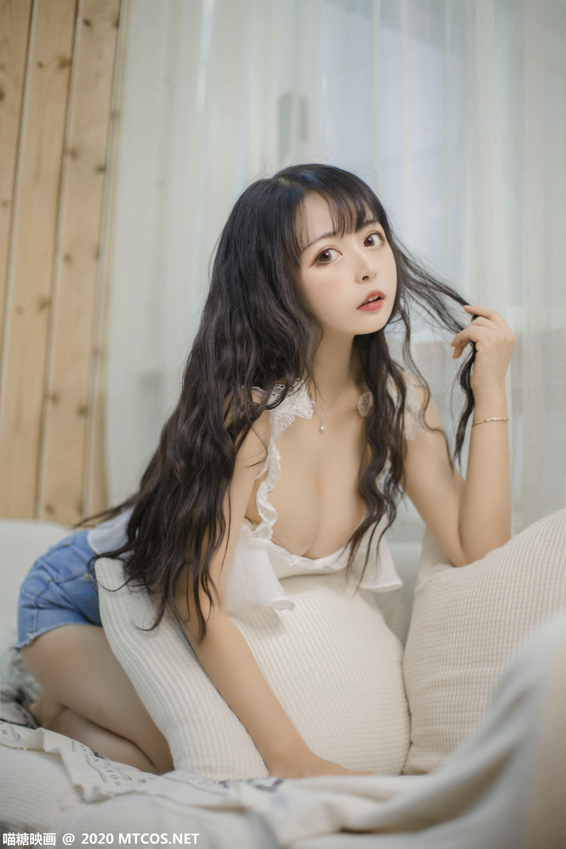 [喵糖映画] VOL.288 客厅少女[20P／137MB]_第1集