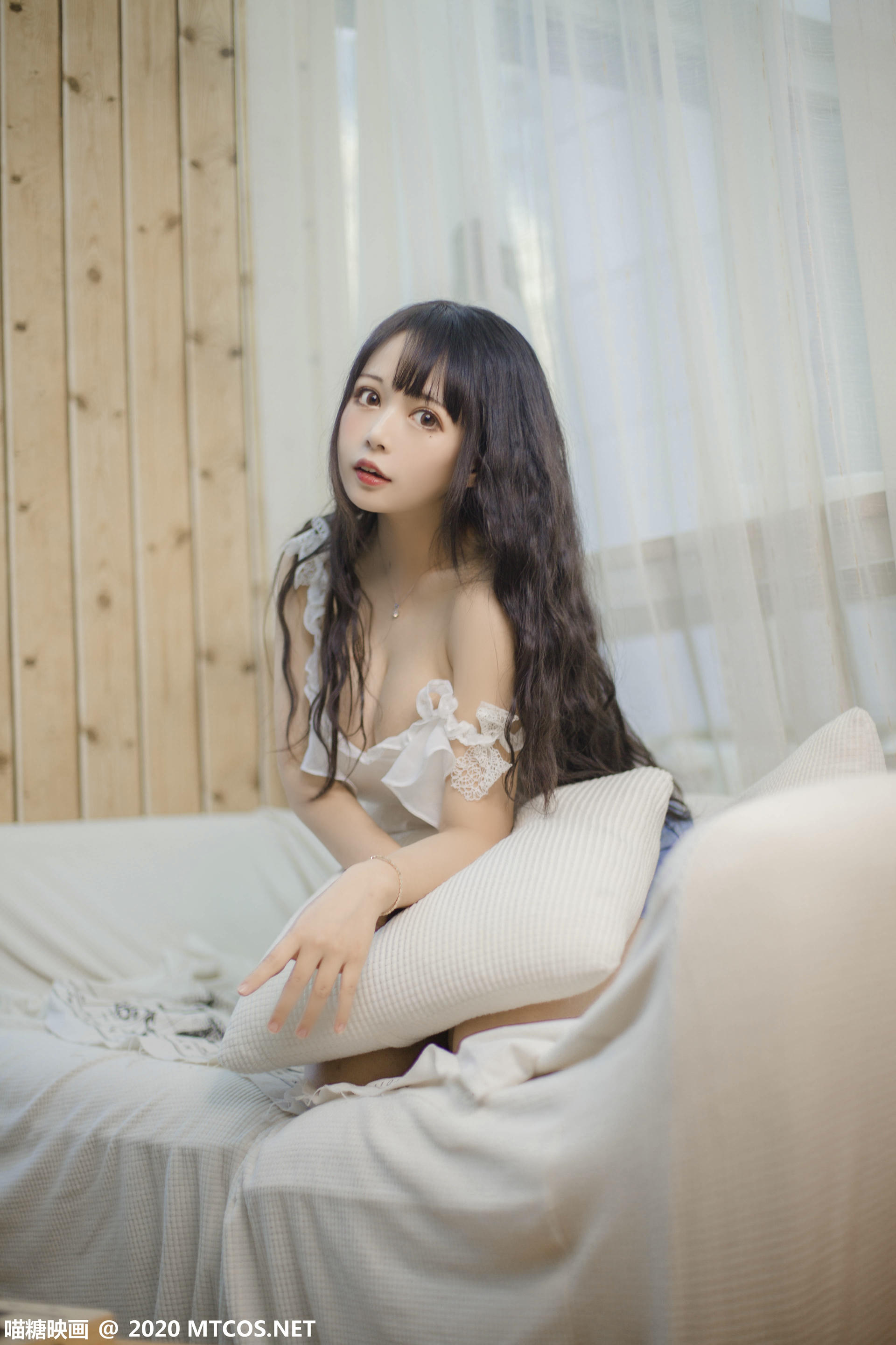 [喵糖映画] VOL.288 客厅少女[20P／137MB]_第1集