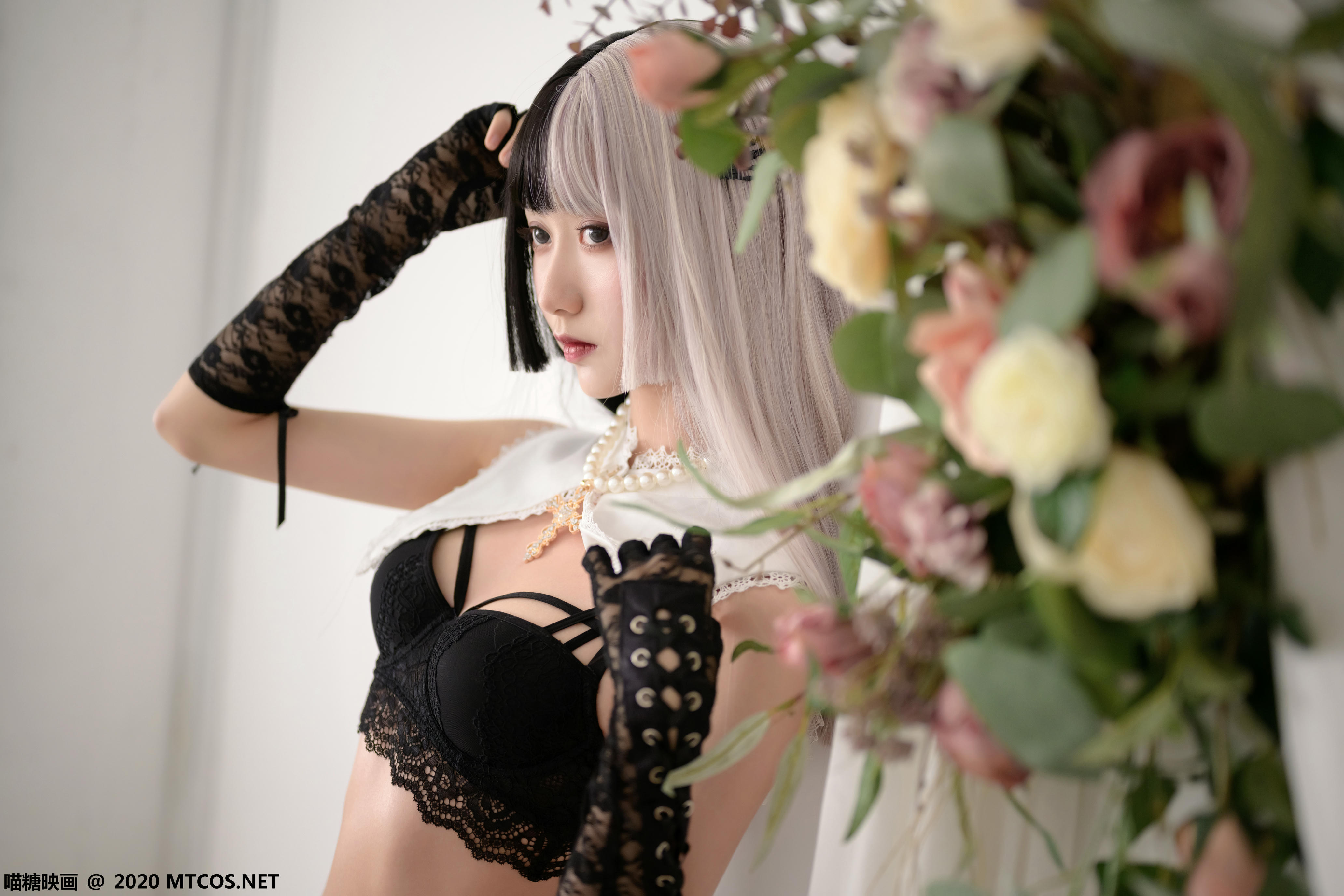 [喵糖映画] VOL.302 黑白修女[20P／392MB]_第1集