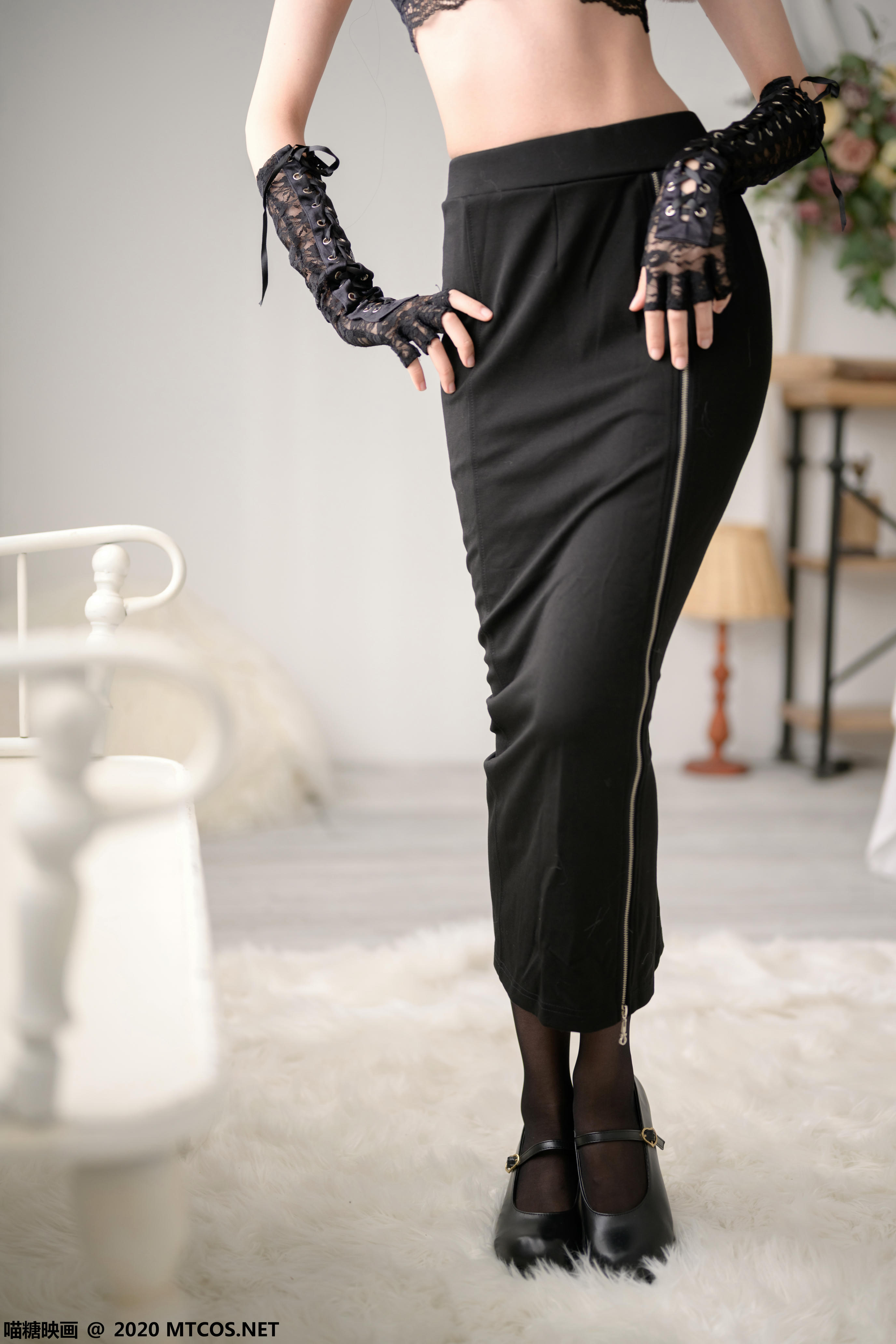 [喵糖映画] VOL.302 黑白修女[20P／392MB]_第1集