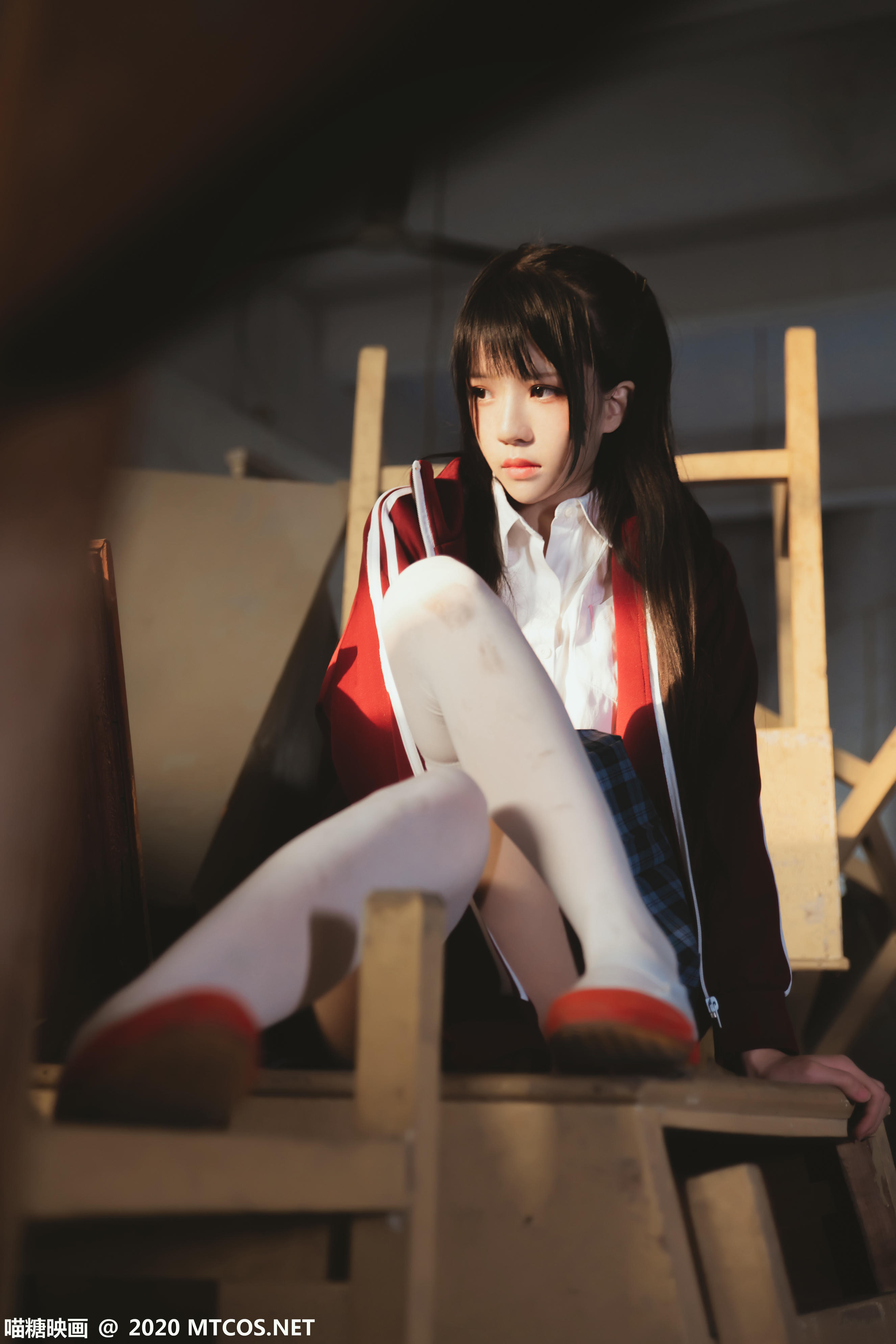 [喵糖映画] VOL.304 废弃教室[31P／833MB]_第1集