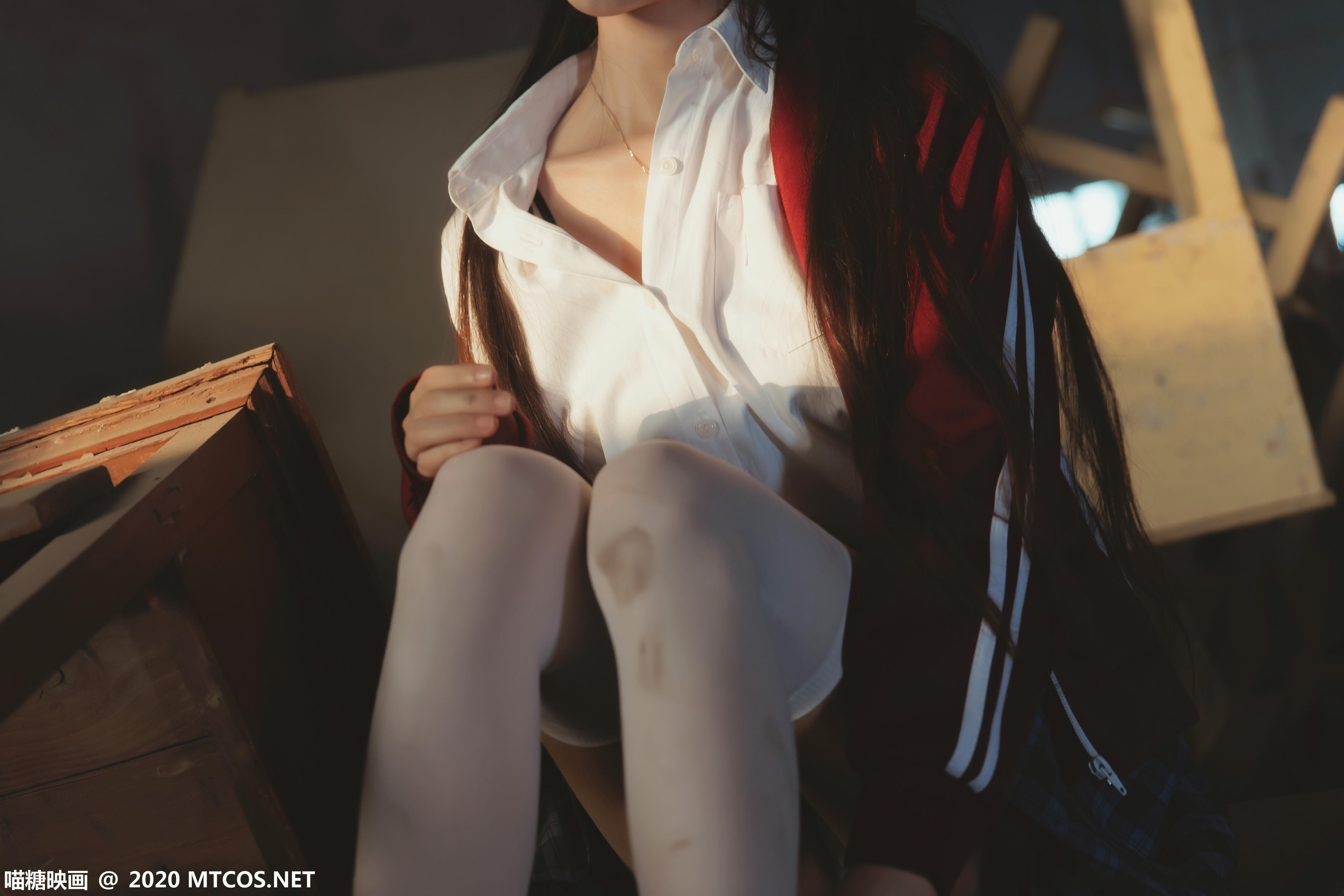 [喵糖映画] VOL.304 废弃教室[31P／833MB]_第1集