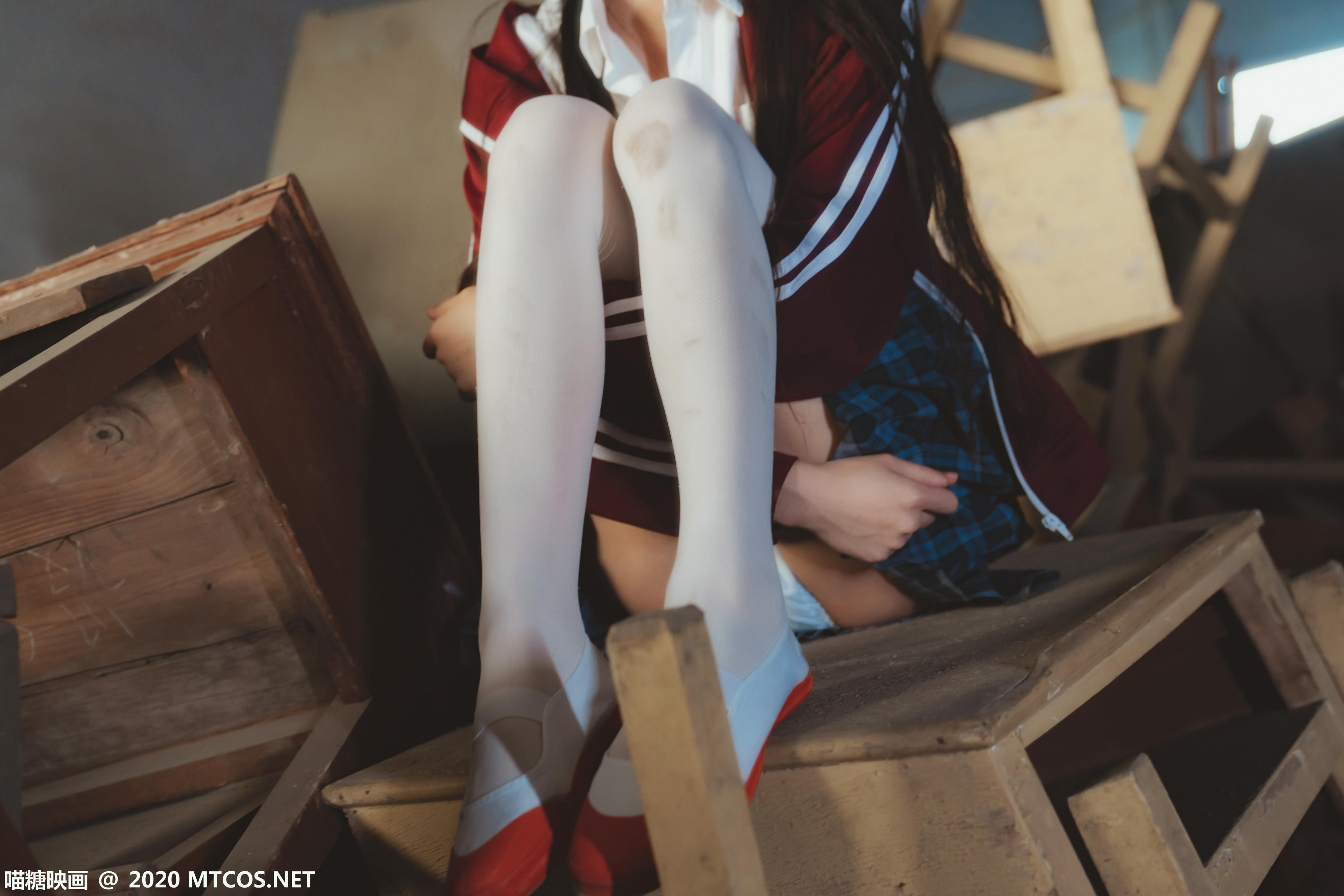 [喵糖映画] VOL.304 废弃教室[31P／833MB]_第1集