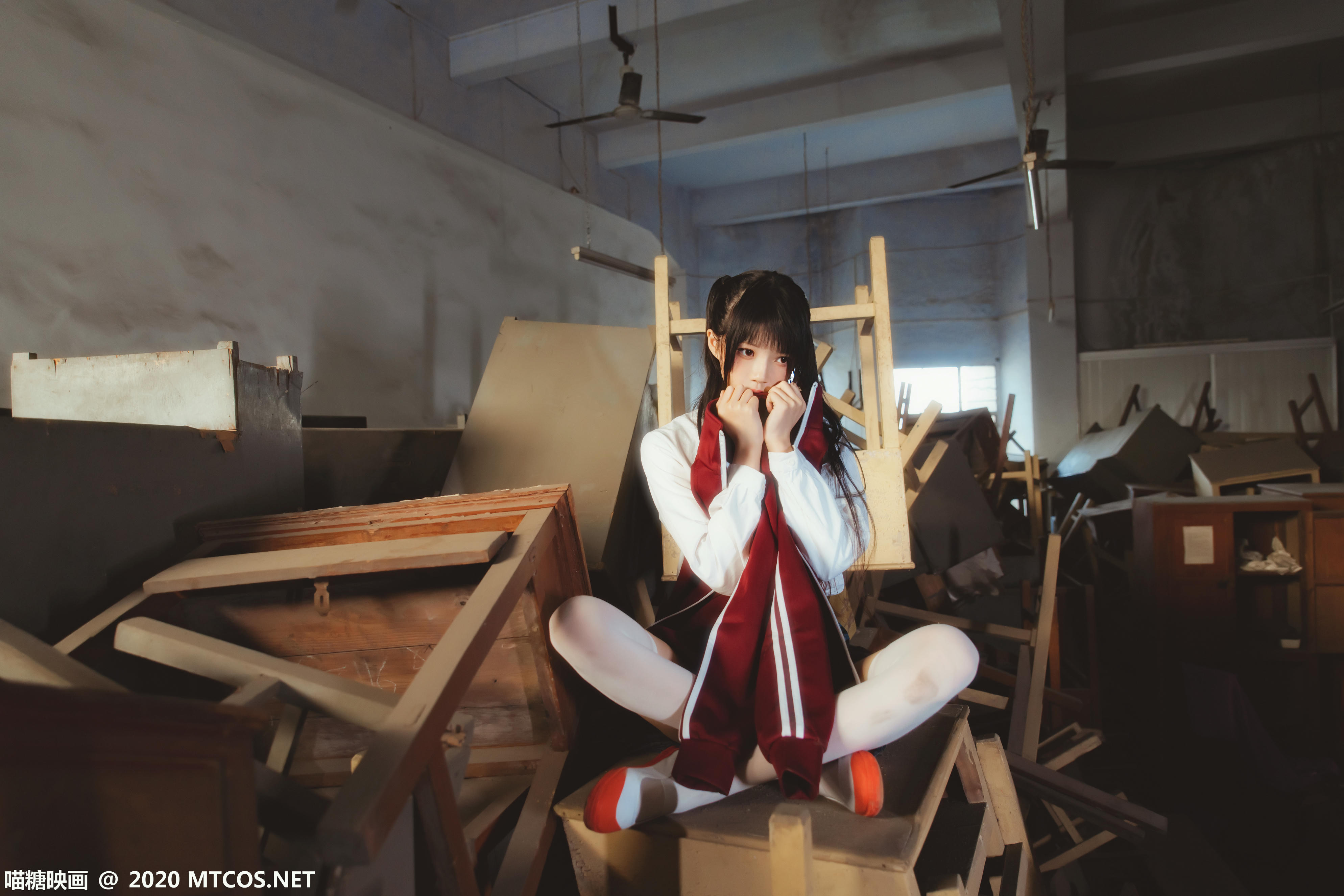 [喵糖映画] VOL.304 废弃教室[31P／833MB]_第2集