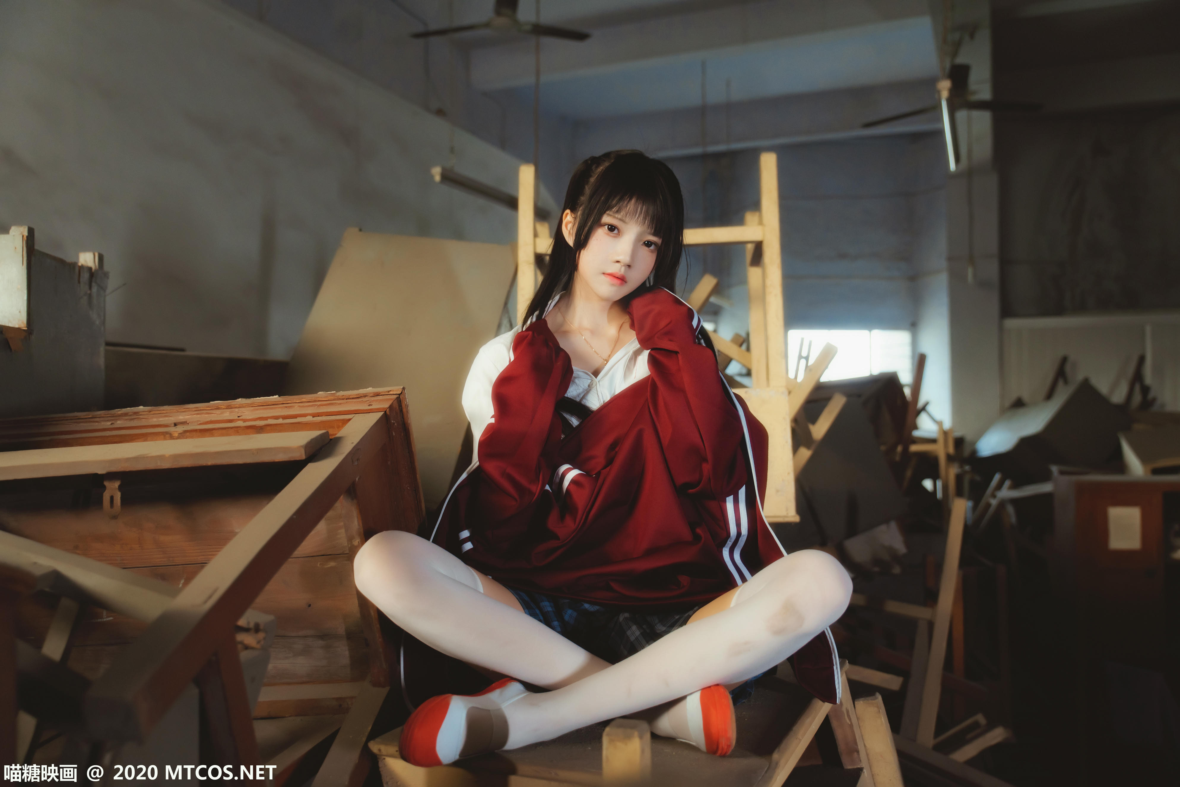 [喵糖映画] VOL.304 废弃教室[31P／833MB]_第2集