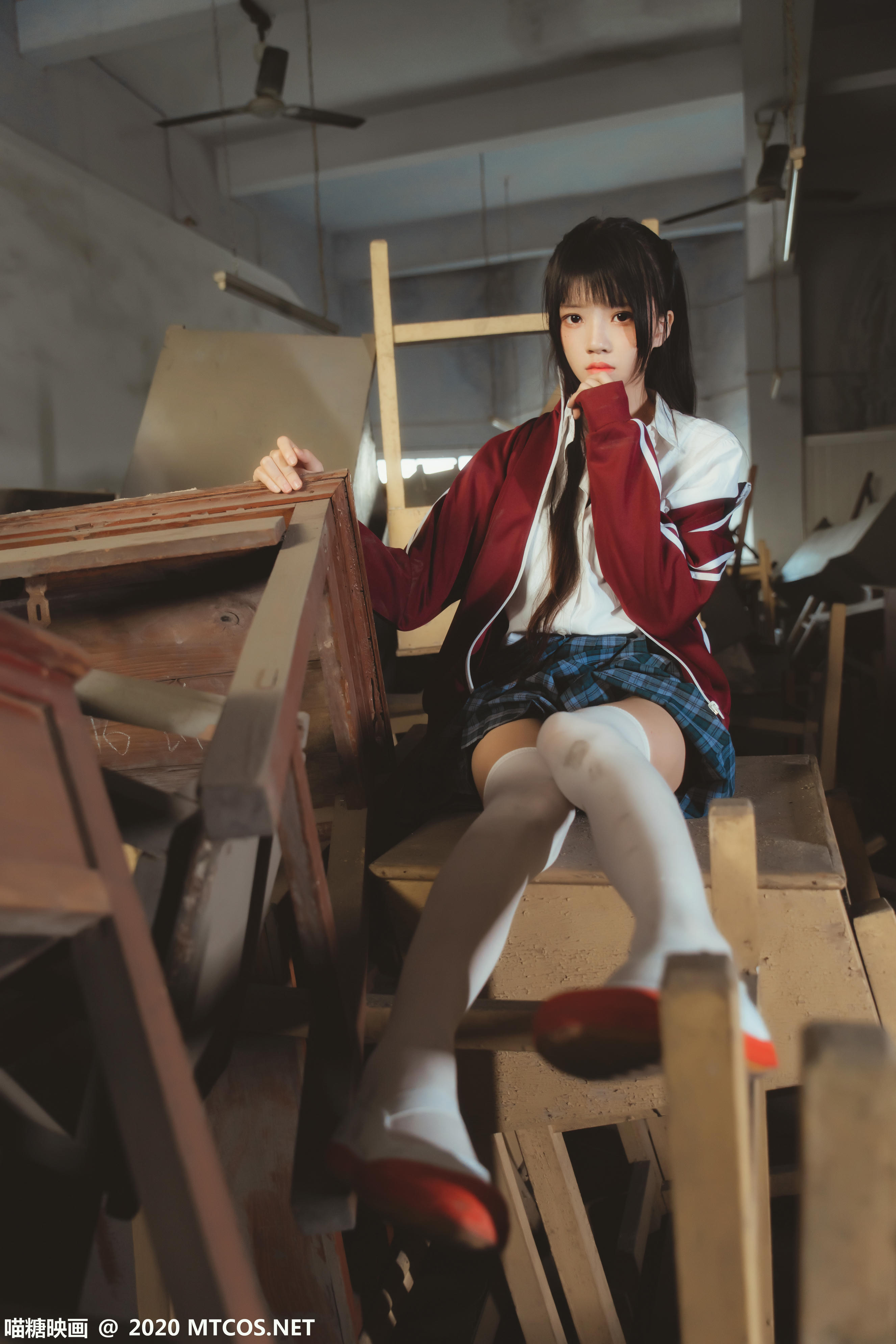 [喵糖映画] VOL.304 废弃教室[31P／833MB]_第2集