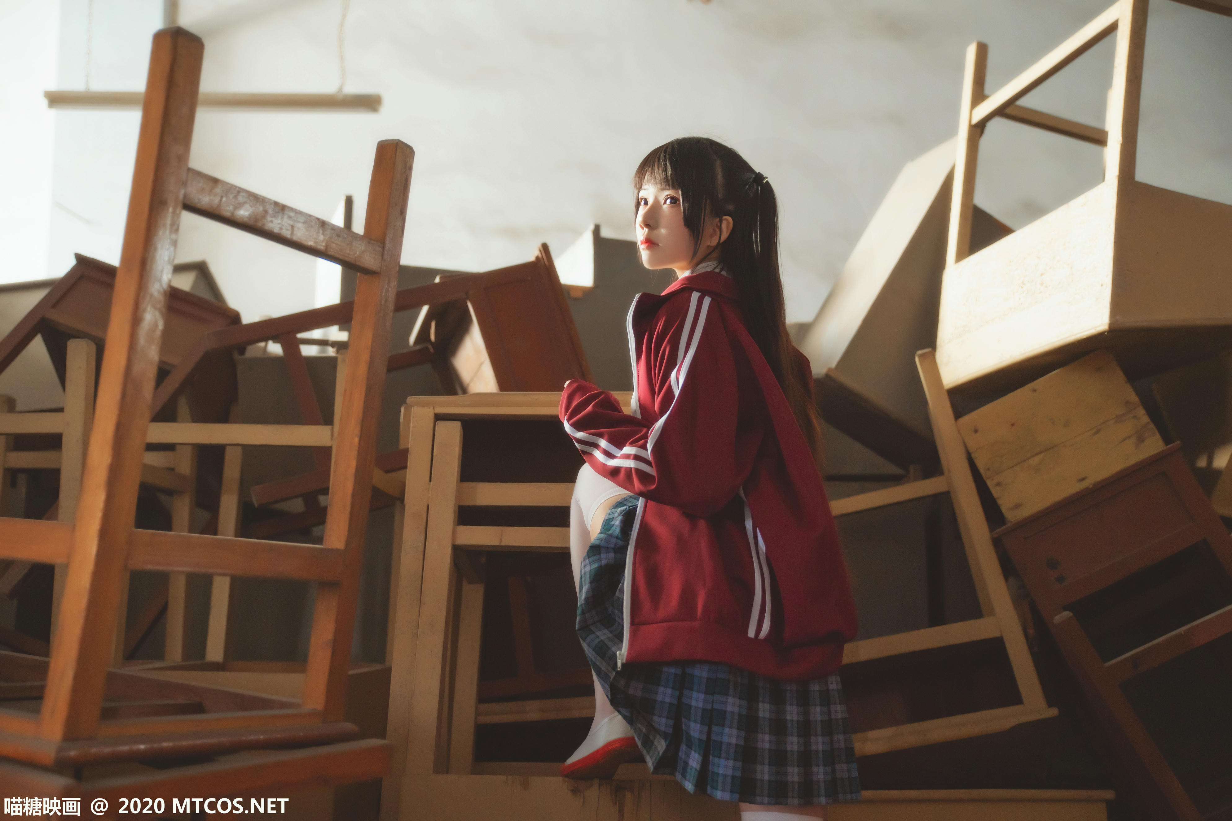 [喵糖映画] VOL.304 废弃教室[31P／833MB]_第1集