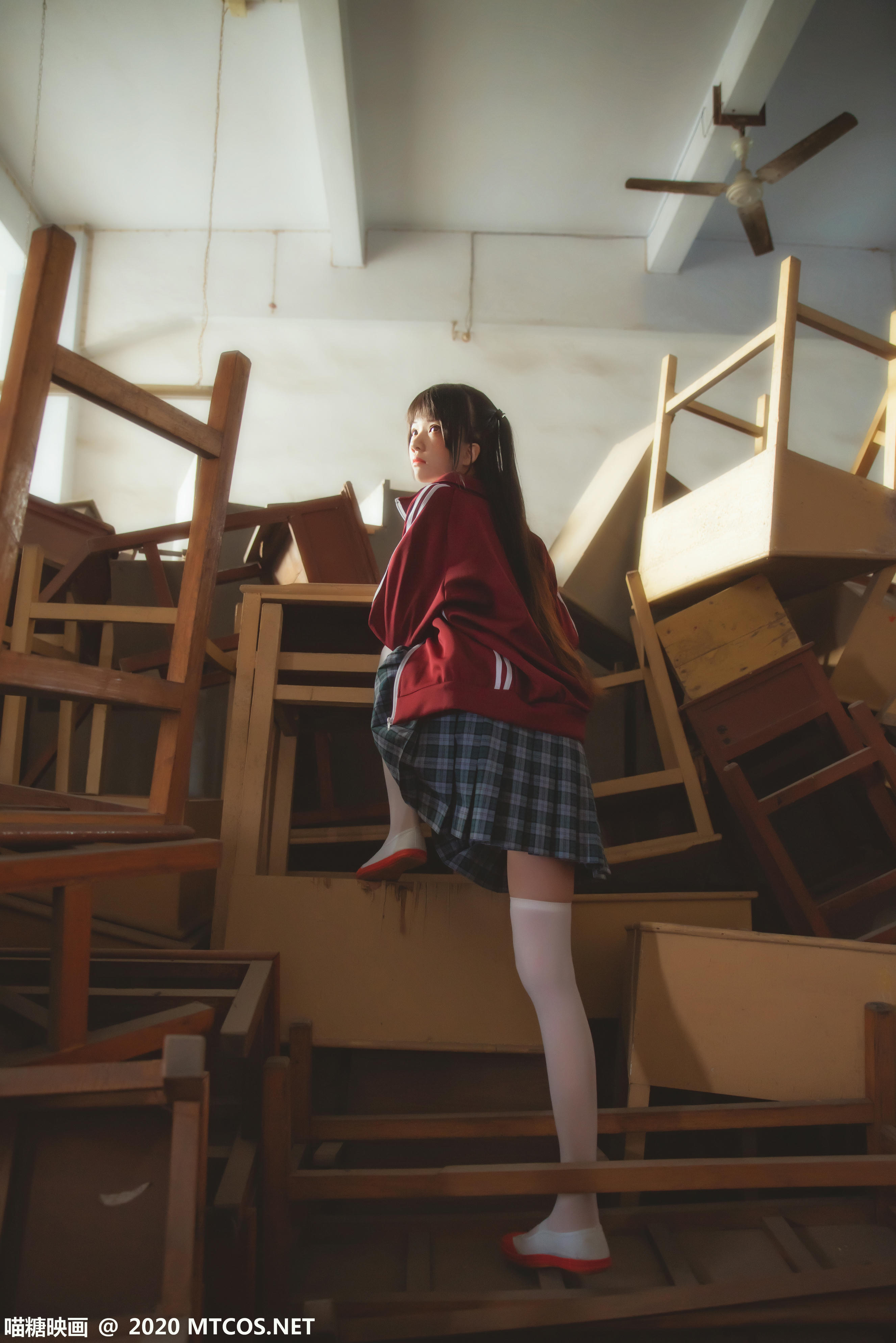 [喵糖映画] VOL.304 废弃教室[31P／833MB]_第1集