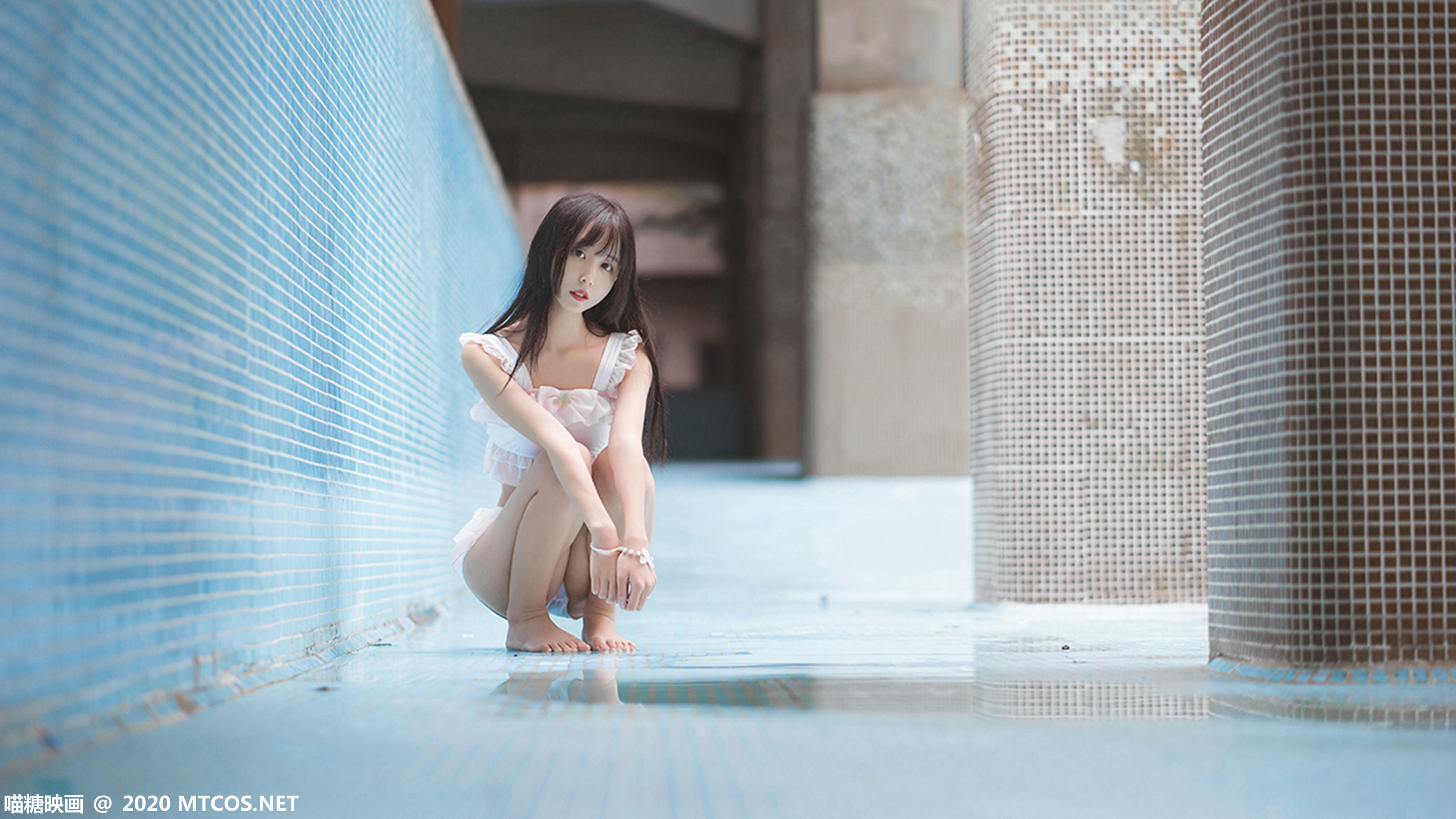 [喵糖映画] VOL.312 泳池萌妹[35P／191MB]_第1集