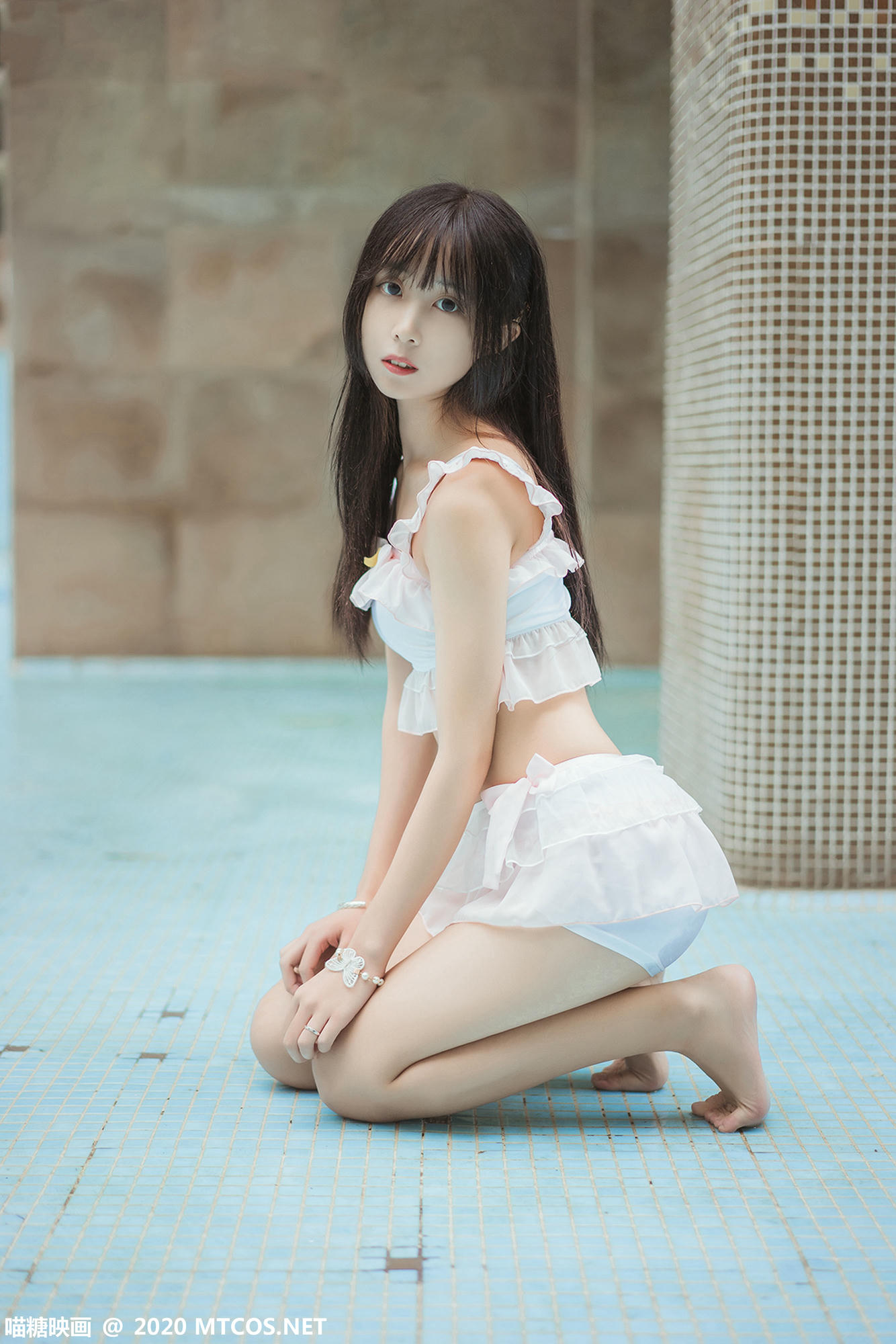 [喵糖映画] VOL.312 泳池萌妹[35P／191MB]_第1集