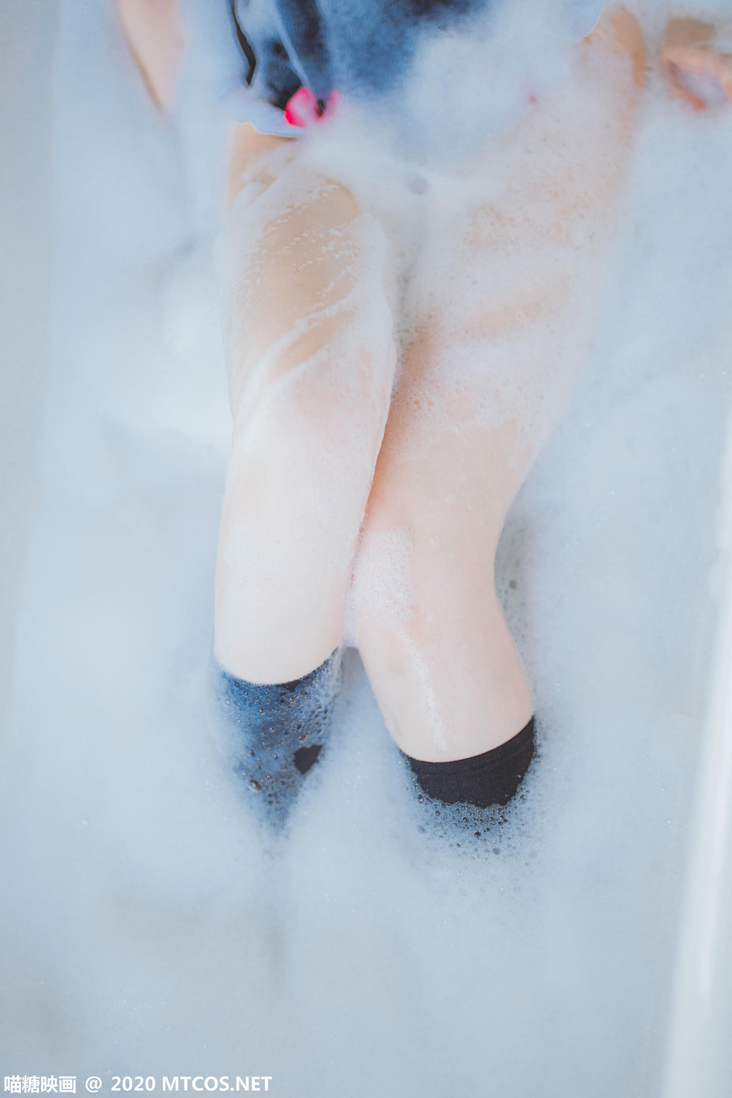 [喵糖映画] VOL.320 浴缸泡泡[28P／242MB]_第1集