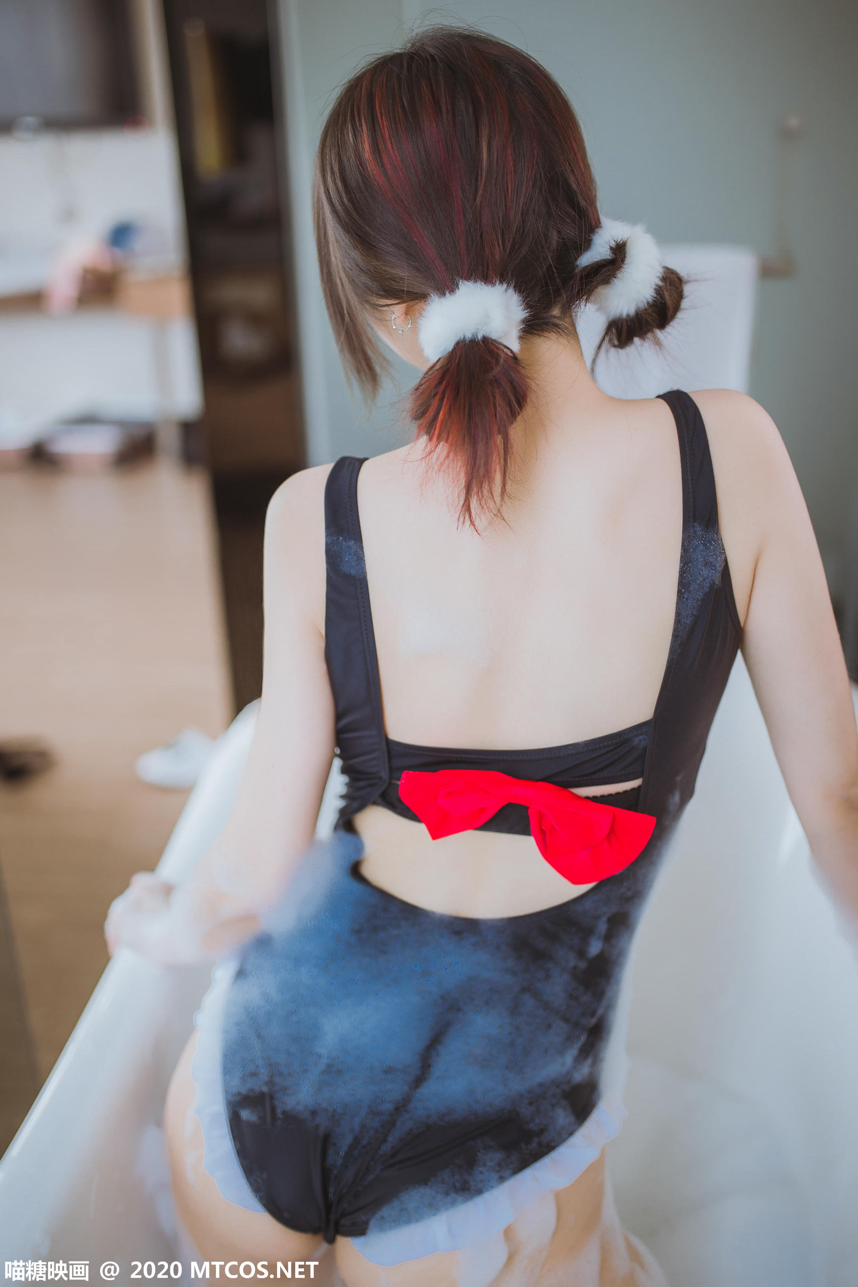 [喵糖映画] VOL.320 浴缸泡泡[28P／242MB]_第1集