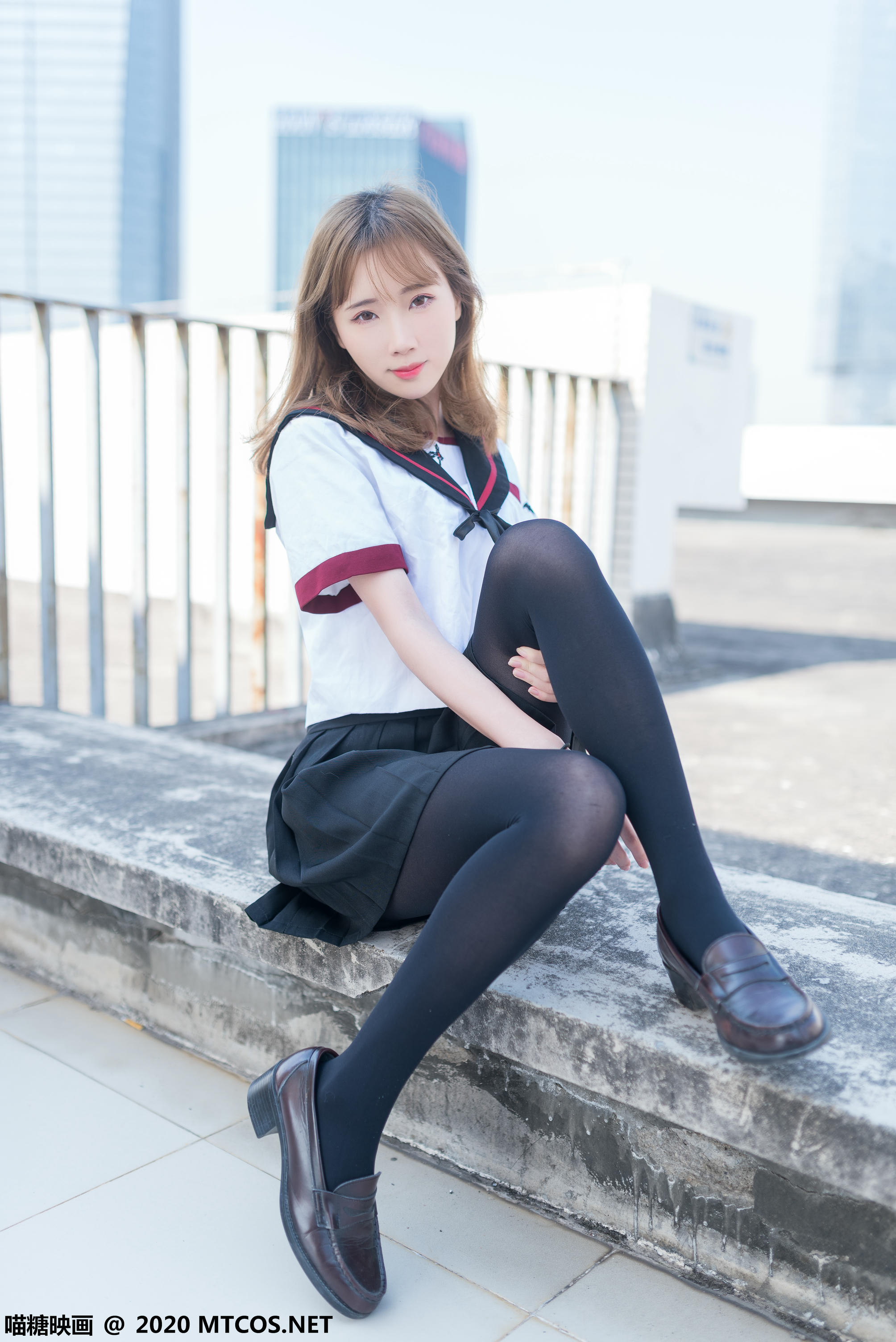 [喵糖映画] VOL.322 天台少女[46P／324MB]_第1集