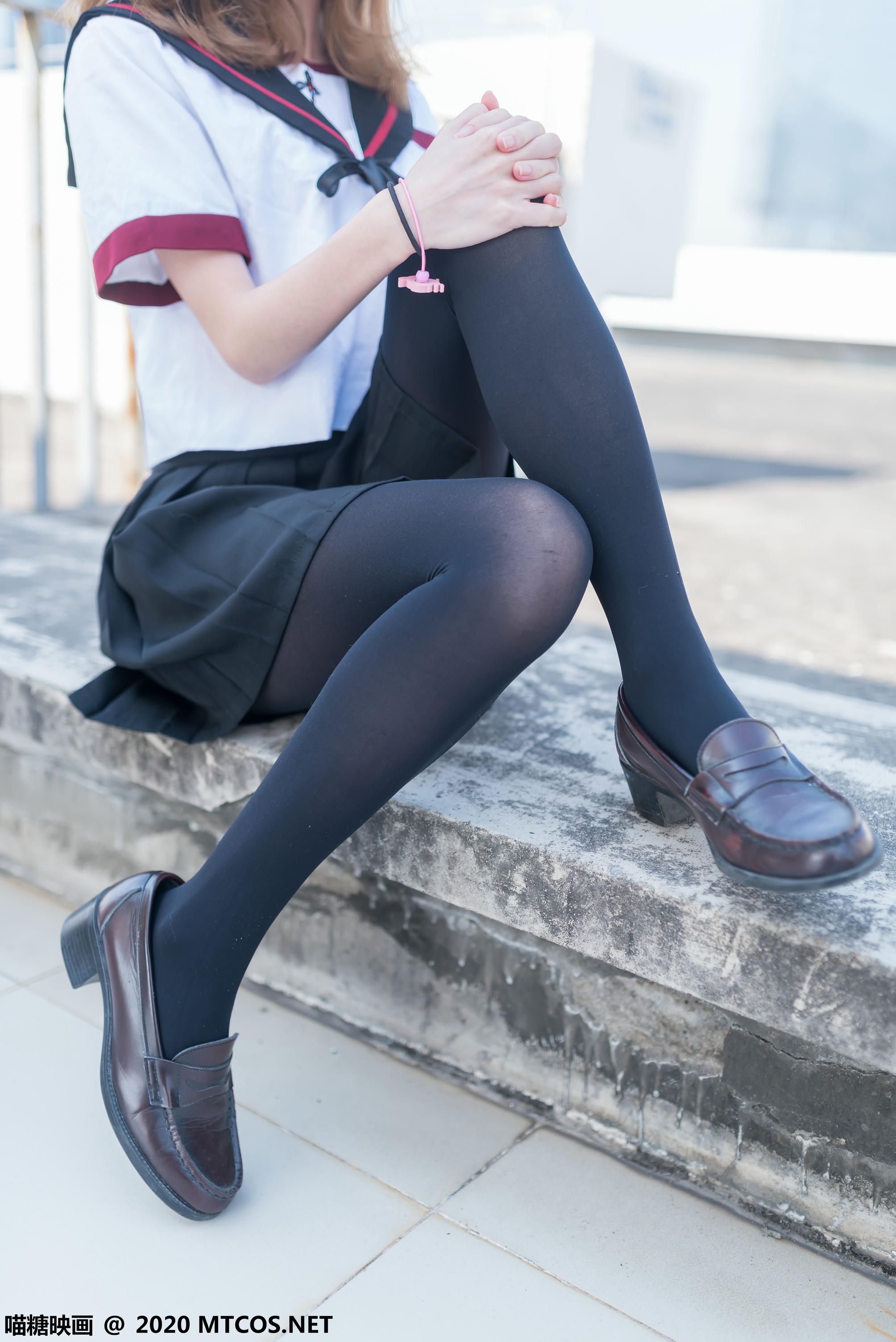 [喵糖映画] VOL.322 天台少女[46P／324MB]_第1集