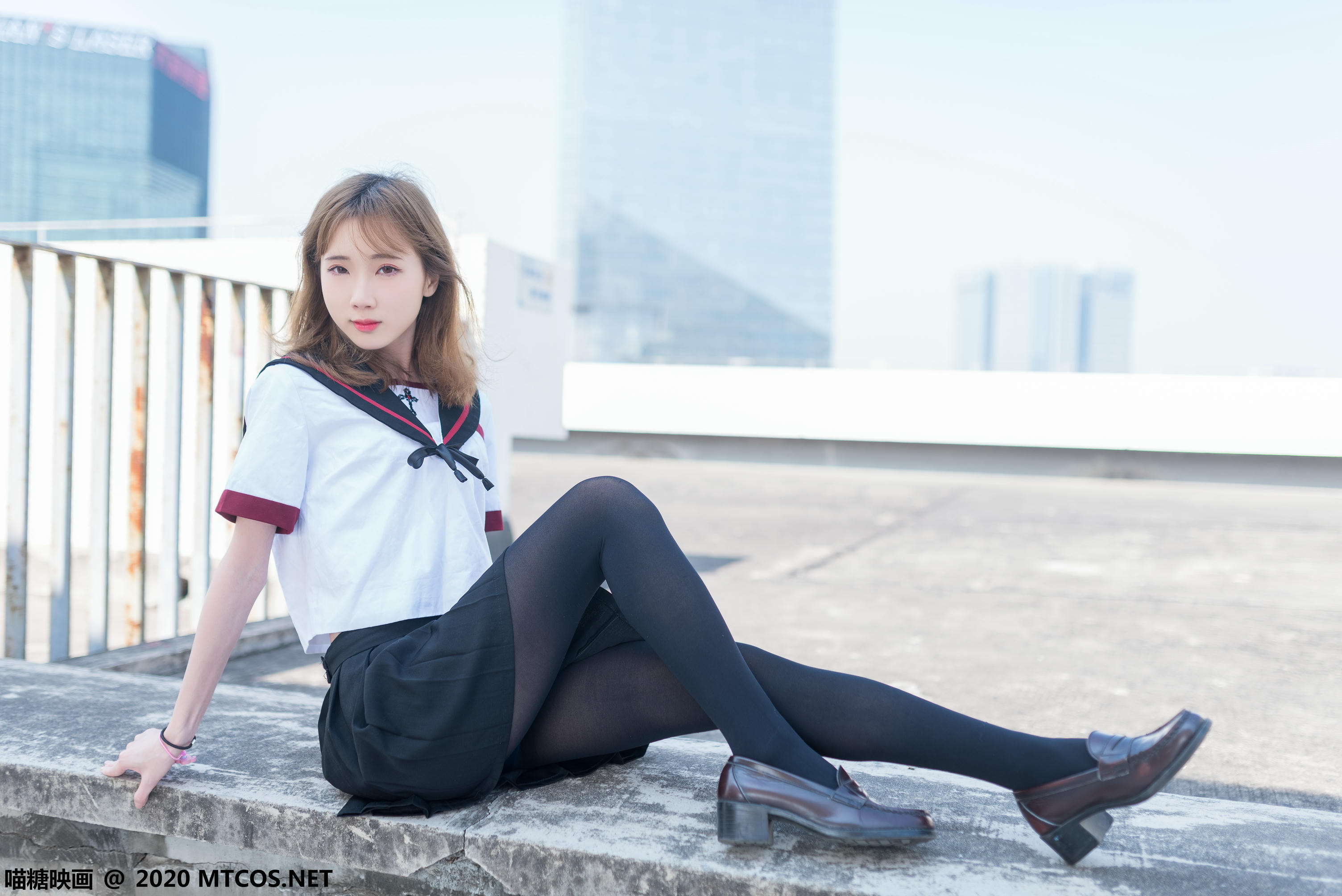 [喵糖映画] VOL.322 天台少女[46P／324MB]_第1集