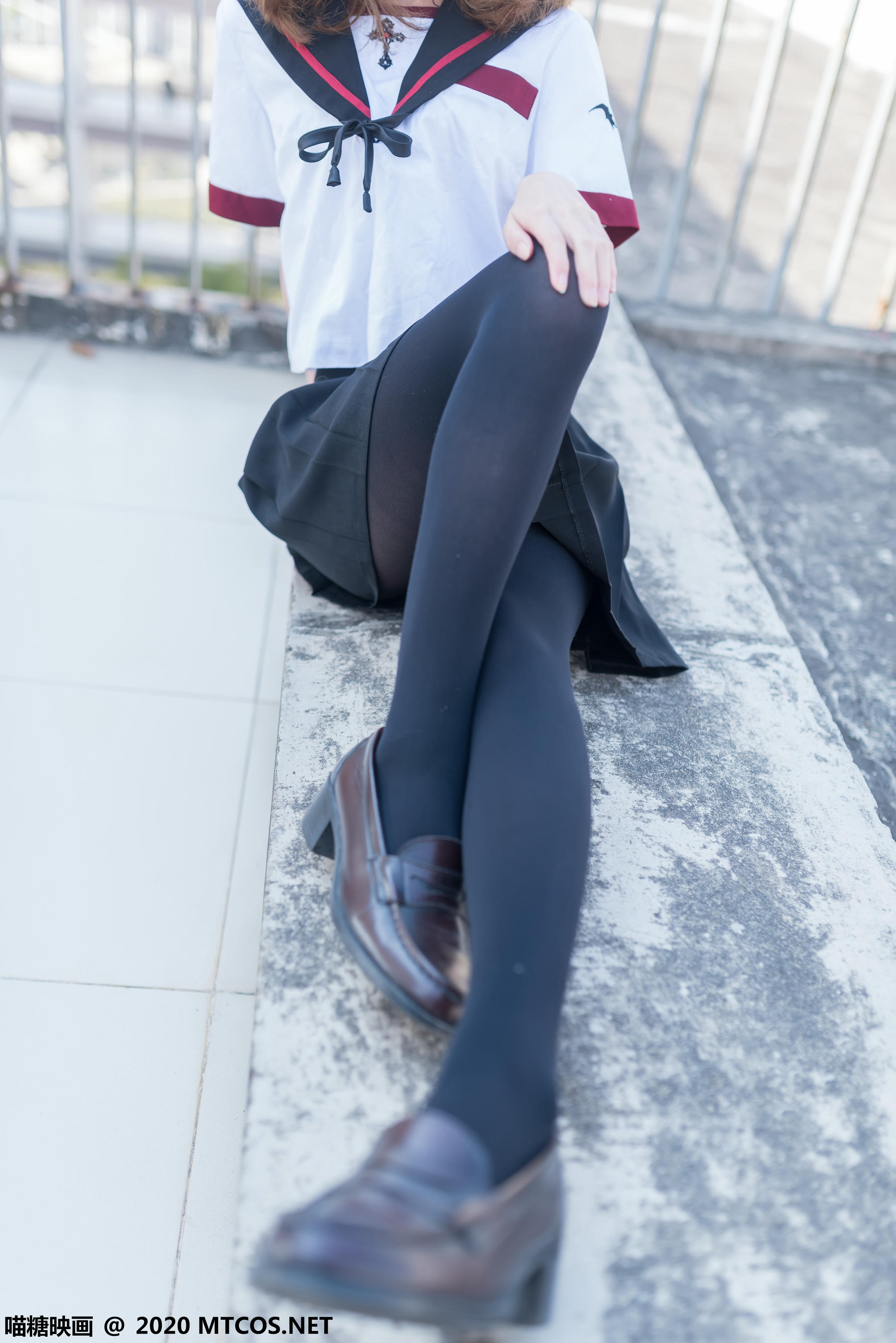 [喵糖映画] VOL.322 天台少女[46P／324MB]_第1集