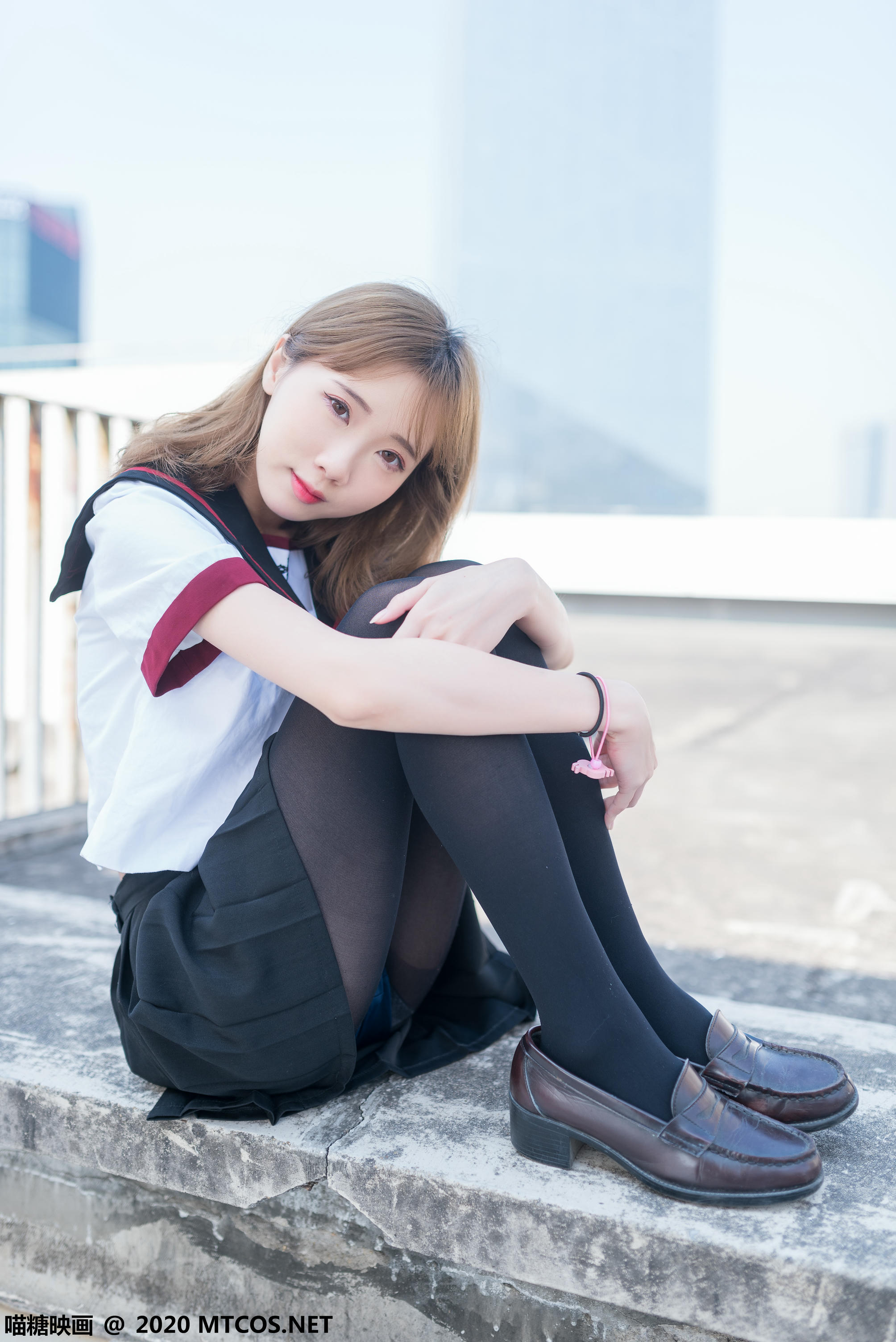 [喵糖映画] VOL.322 天台少女[46P／324MB]_第1集