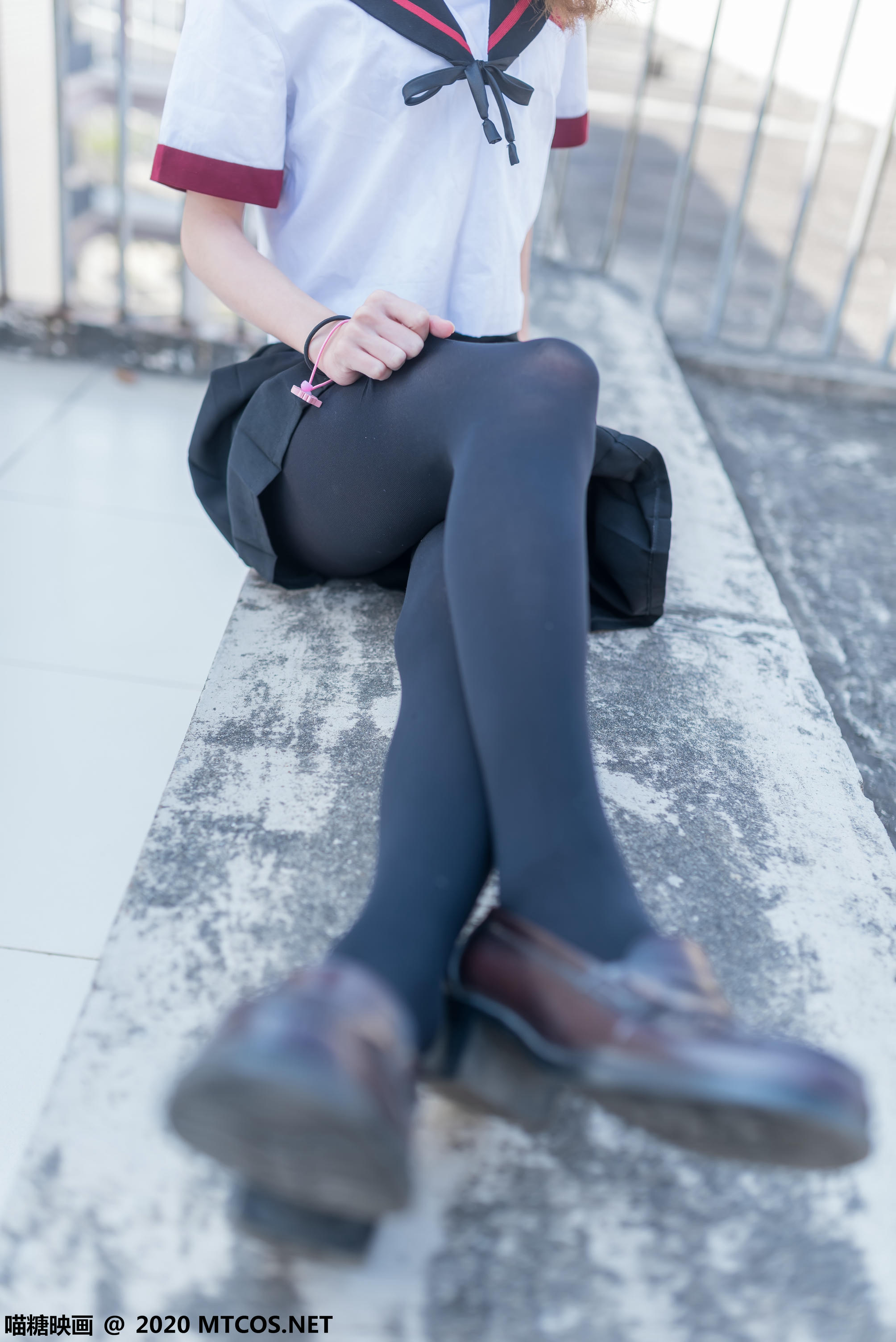 [喵糖映画] VOL.322 天台少女[46P／324MB]_第1集