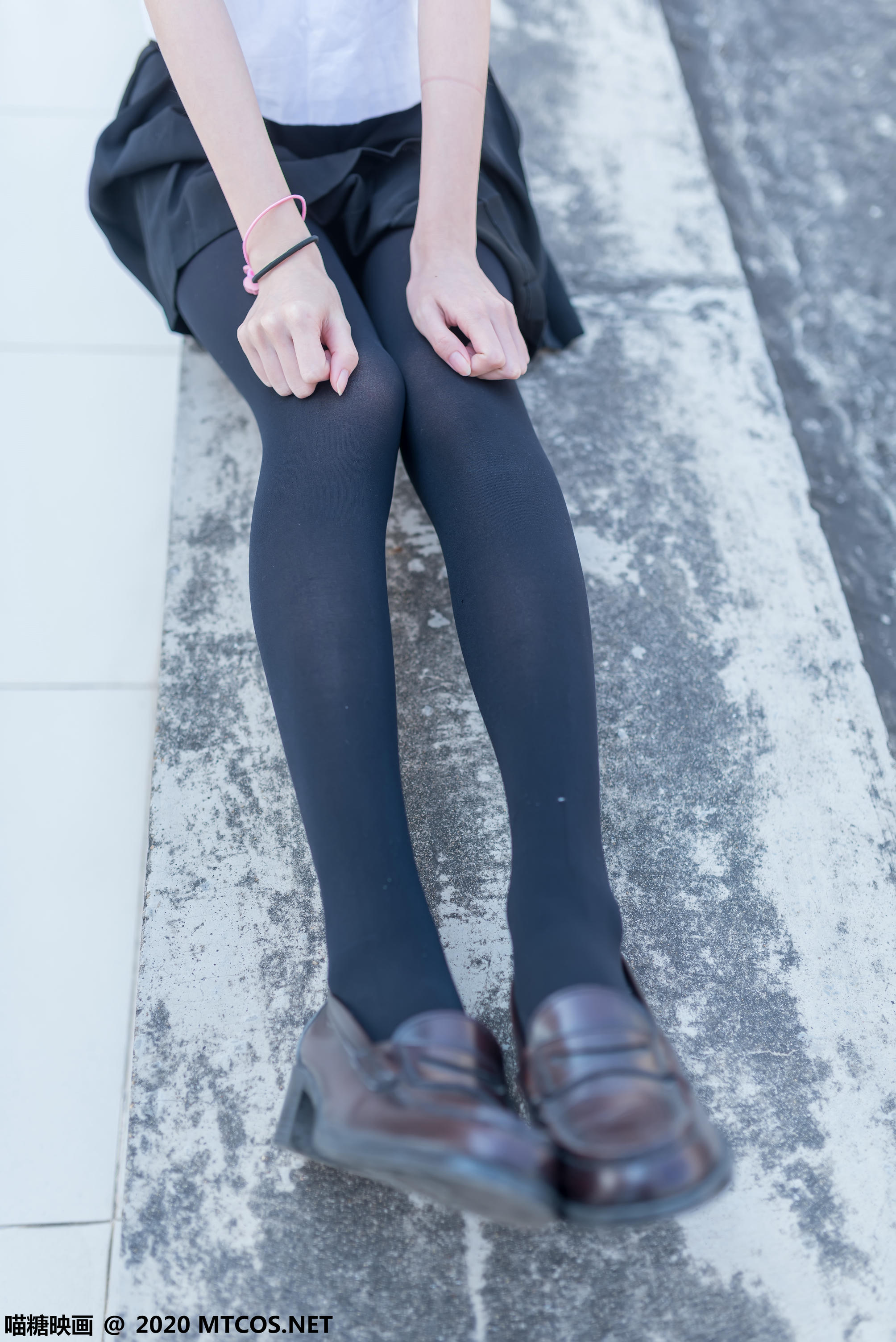 [喵糖映画] VOL.322 天台少女[46P／324MB]_第2集