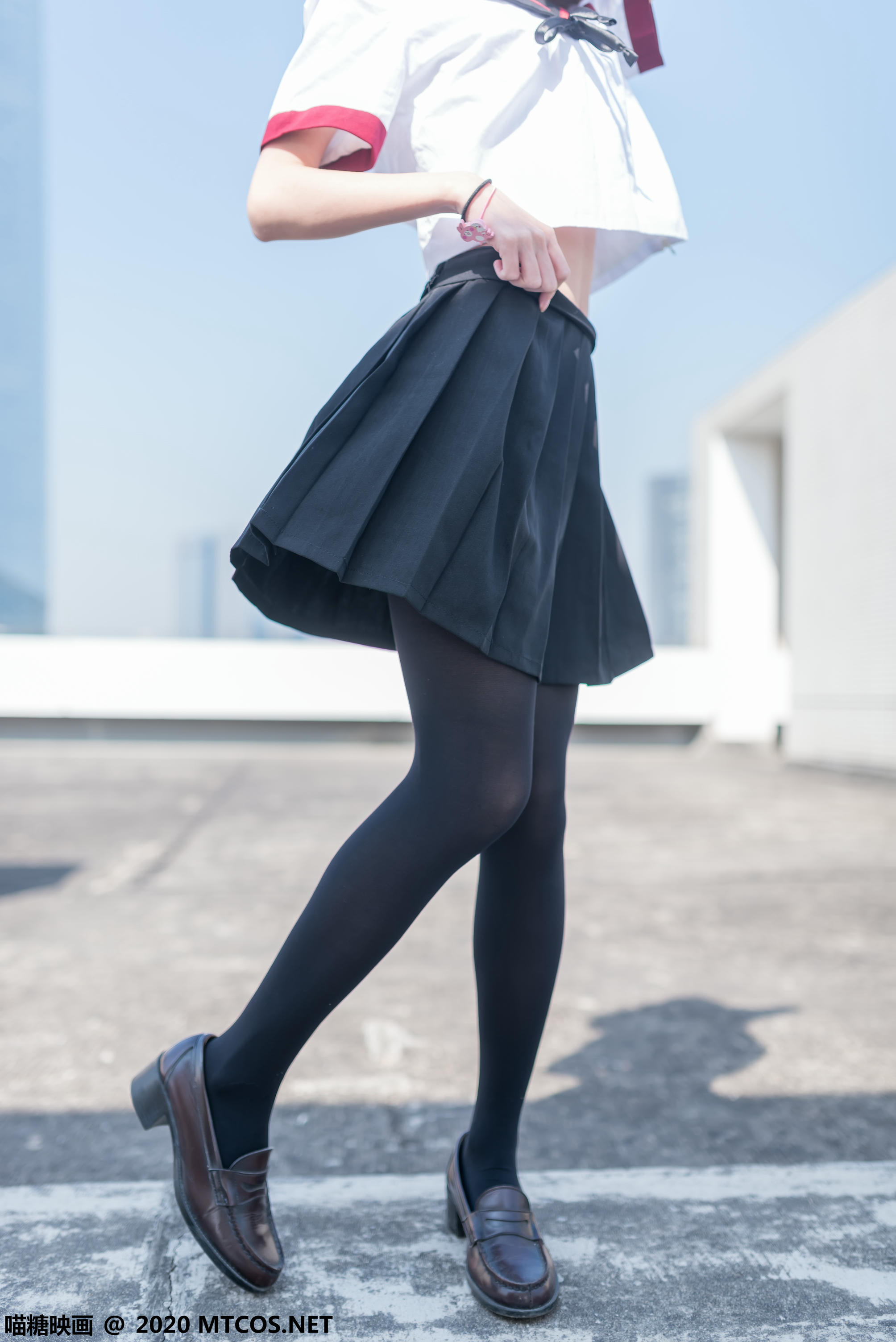 [喵糖映画] VOL.322 天台少女[46P／324MB]_第2集