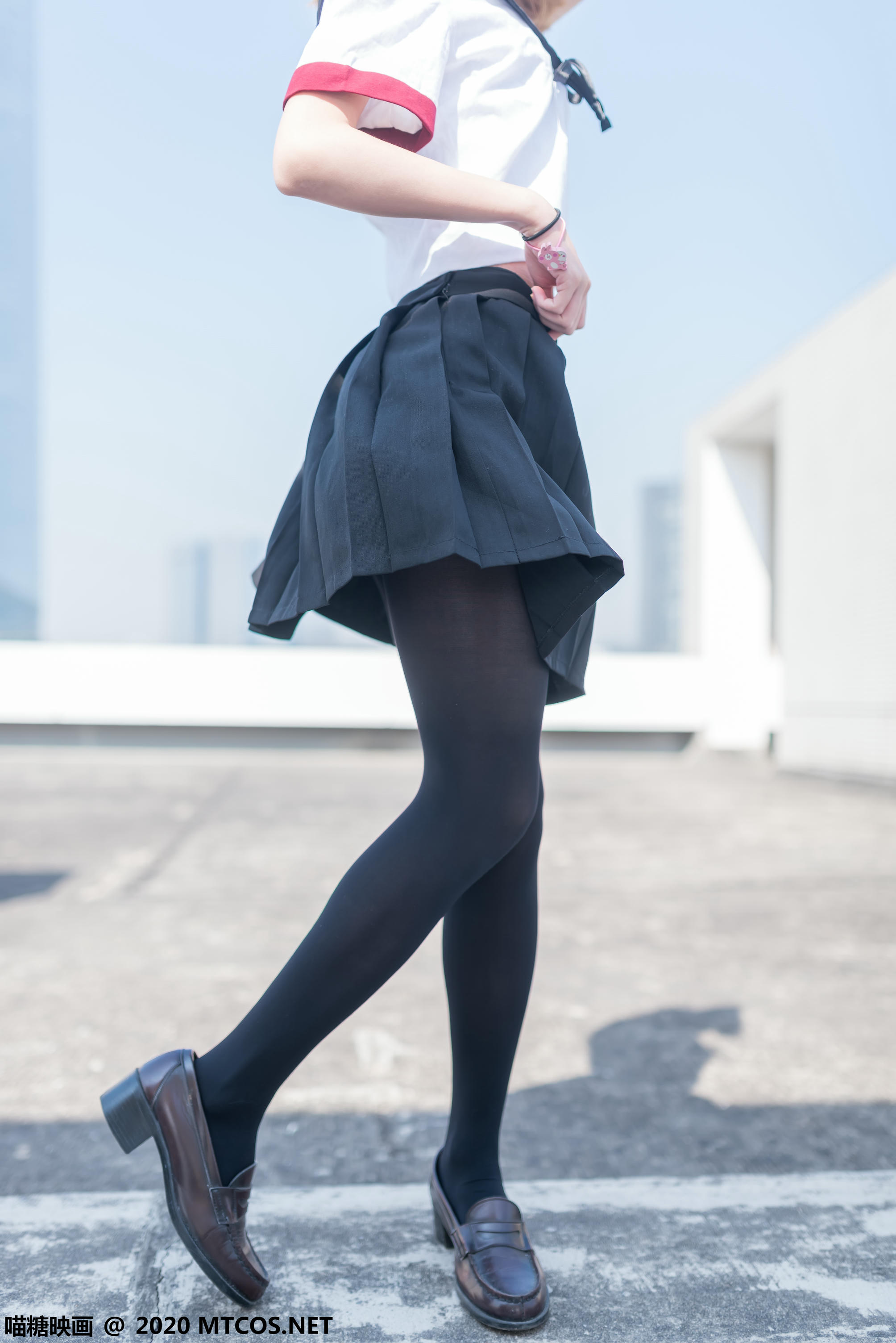 [喵糖映画] VOL.322 天台少女[46P／324MB]_第2集