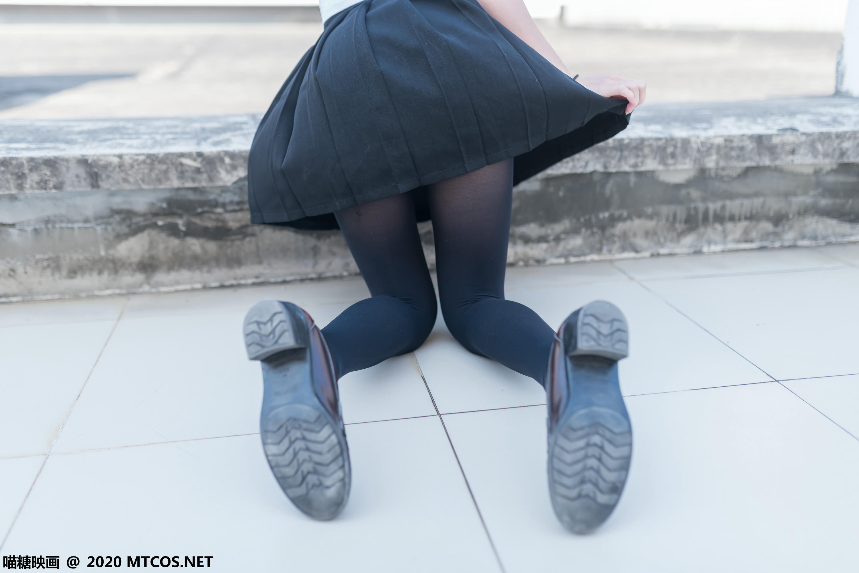 [喵糖映画] VOL.322 天台少女[46P／324MB]_第3集