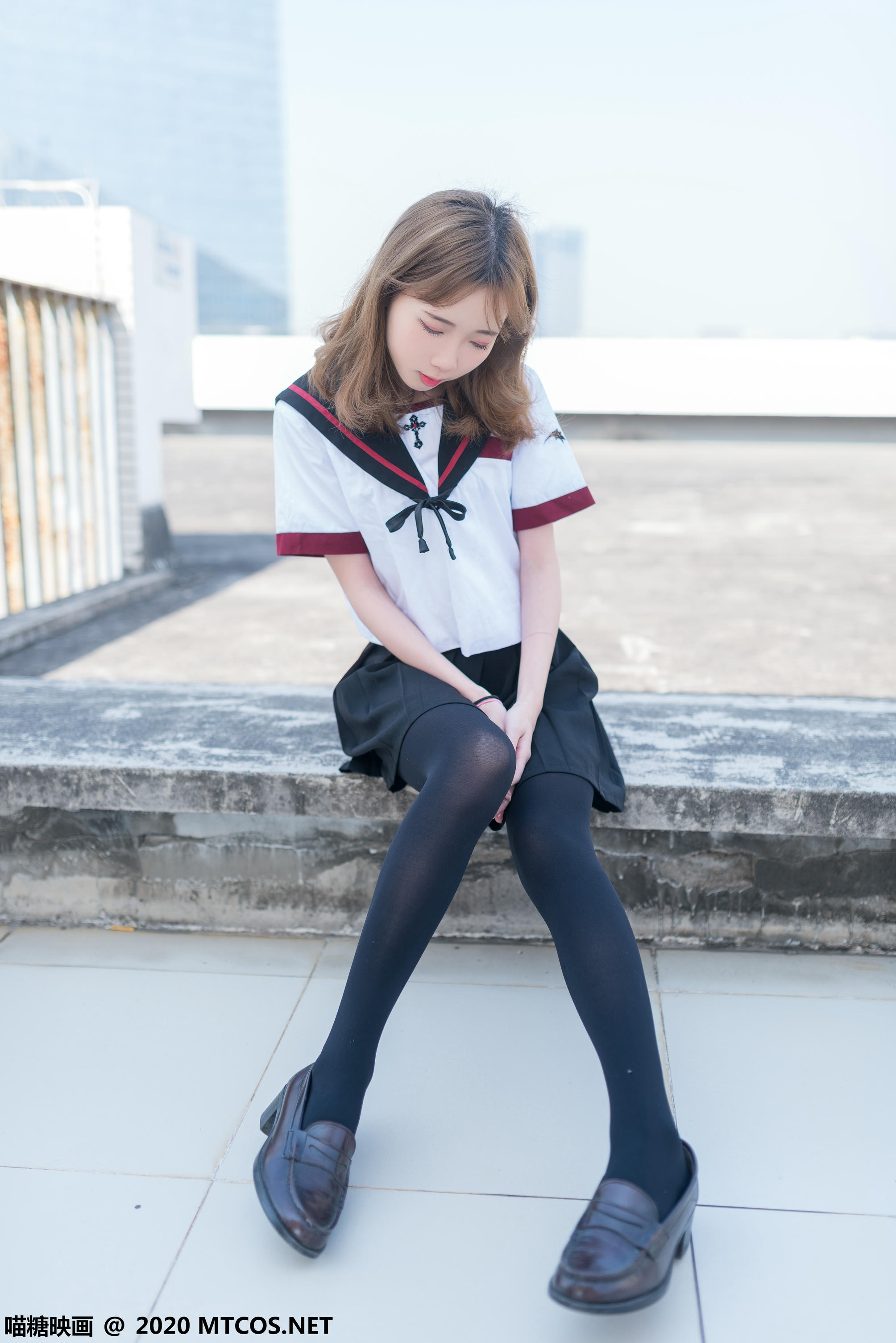 [喵糖映画] VOL.322 天台少女[46P／324MB]_第1集