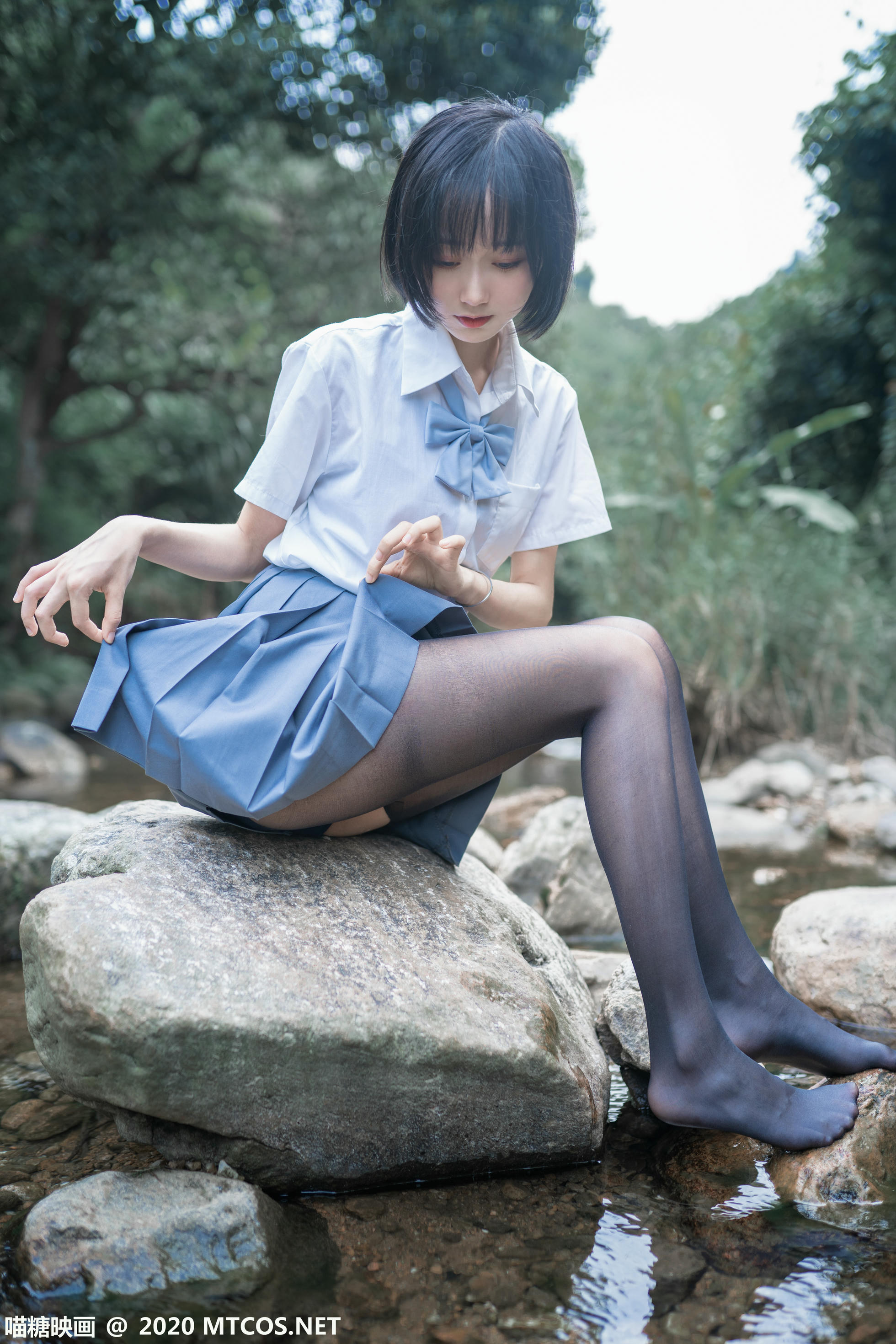 [喵糖映画] JKL.016 溪边JK制服[37P／372MB]_第1集