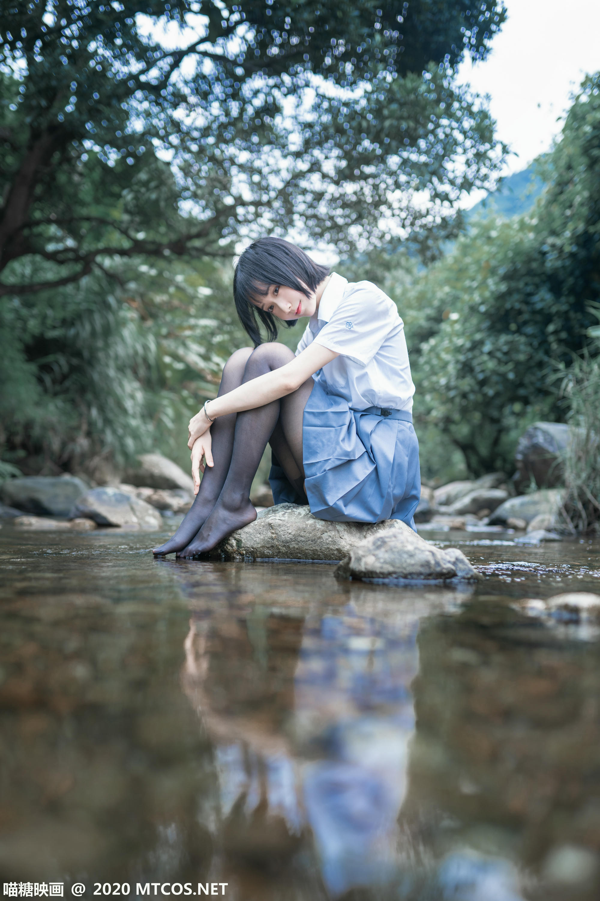 [喵糖映画] JKL.016 溪边JK制服[37P／372MB]_第1集