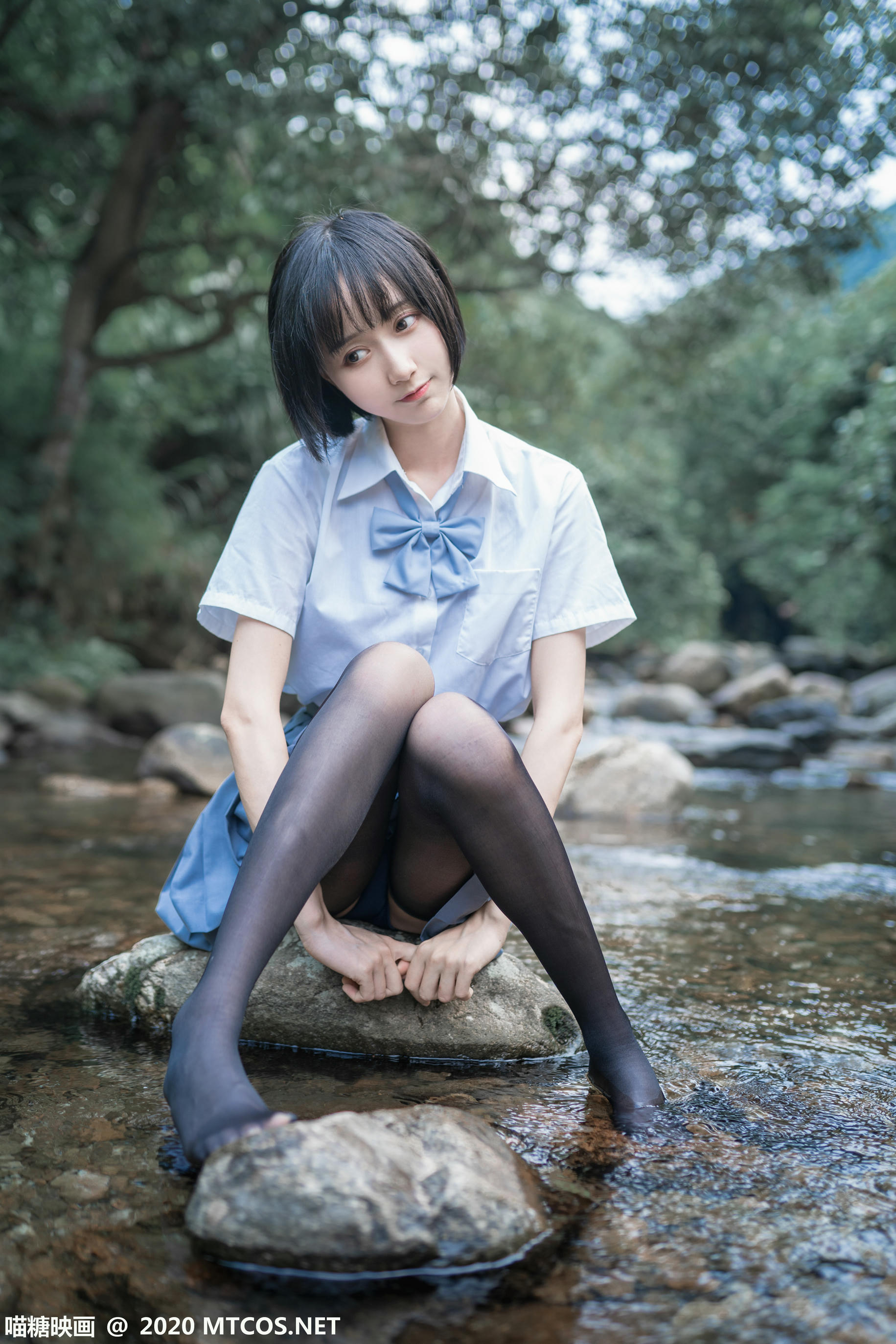 [喵糖映画] JKL.016 溪边JK制服[37P／372MB]_第1集