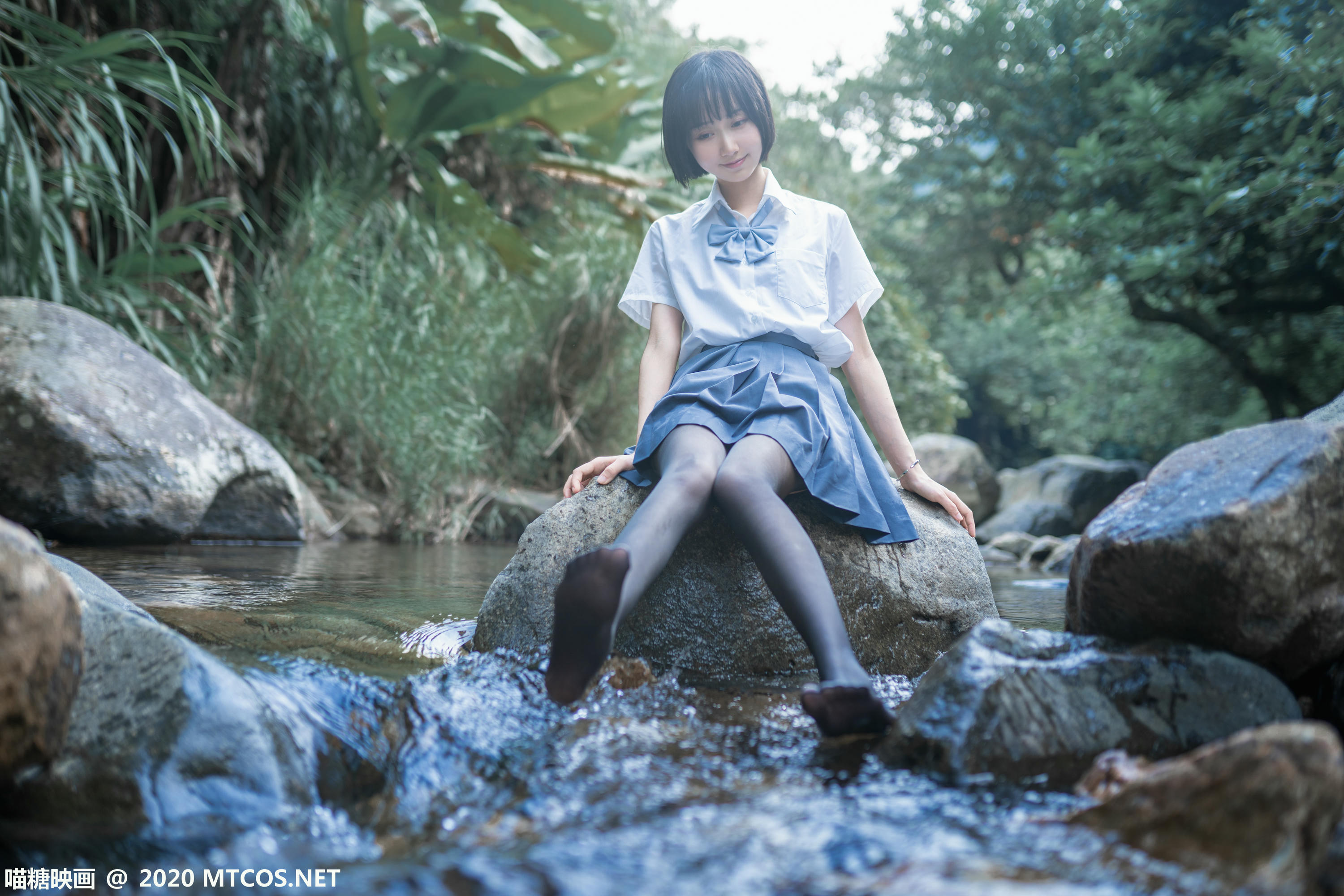 [喵糖映画] JKL.016 溪边JK制服[37P／372MB]_第2集