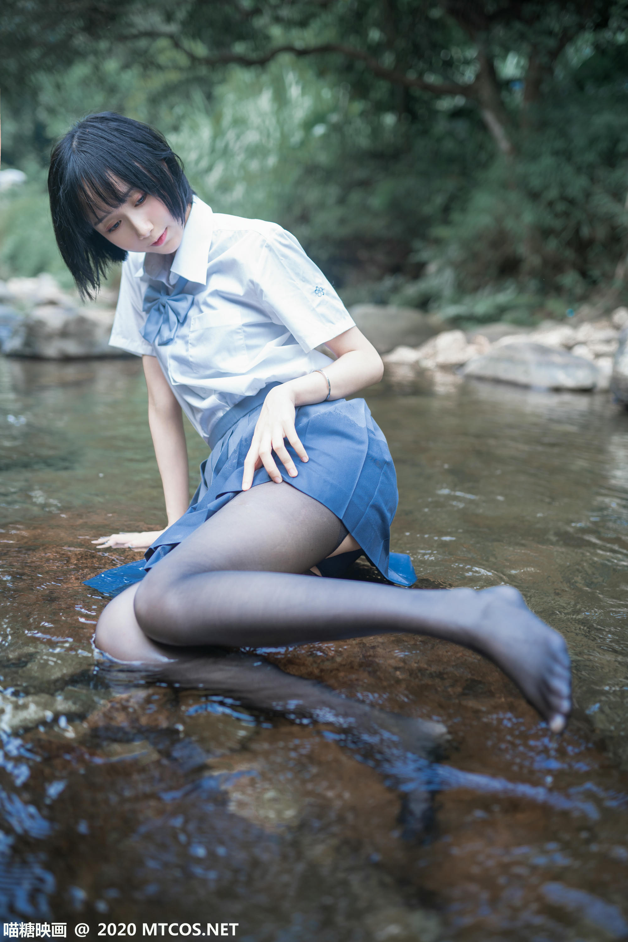 [喵糖映画] JKL.016 溪边JK制服[37P／372MB]_第2集