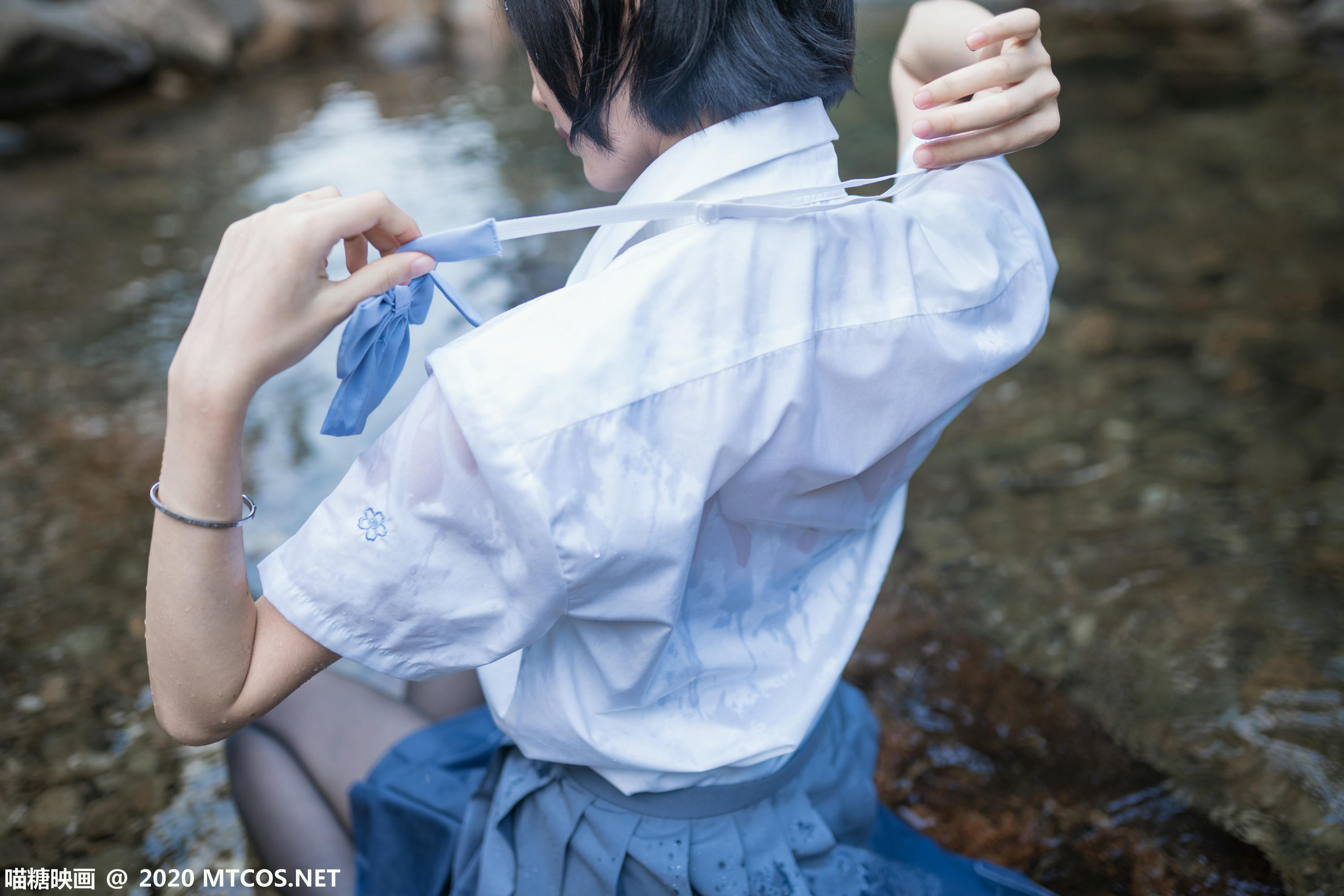 [喵糖映画] JKL.016 溪边JK制服[37P／372MB]_第2集