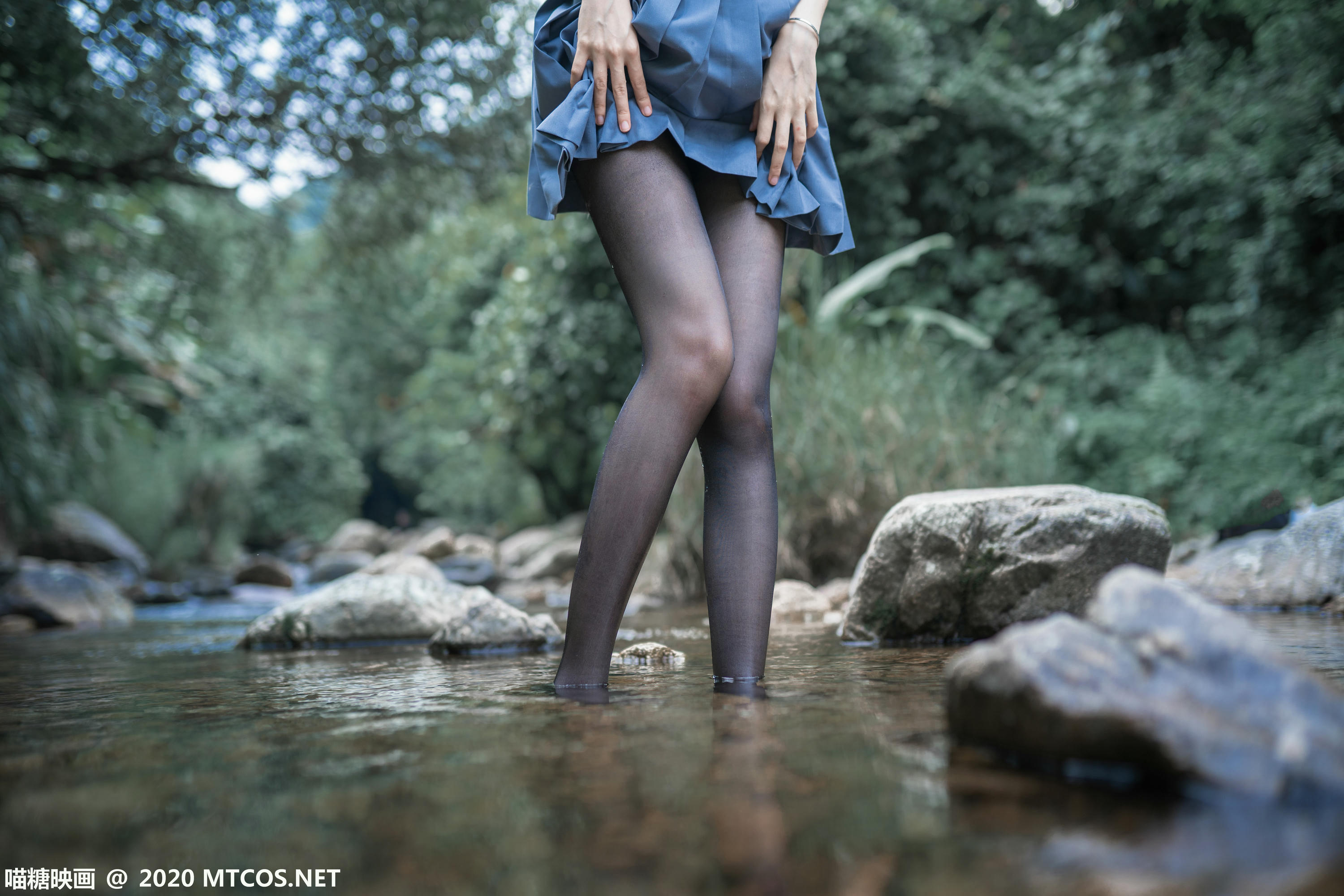 [喵糖映画] JKL.016 溪边JK制服[37P／372MB]_第1集