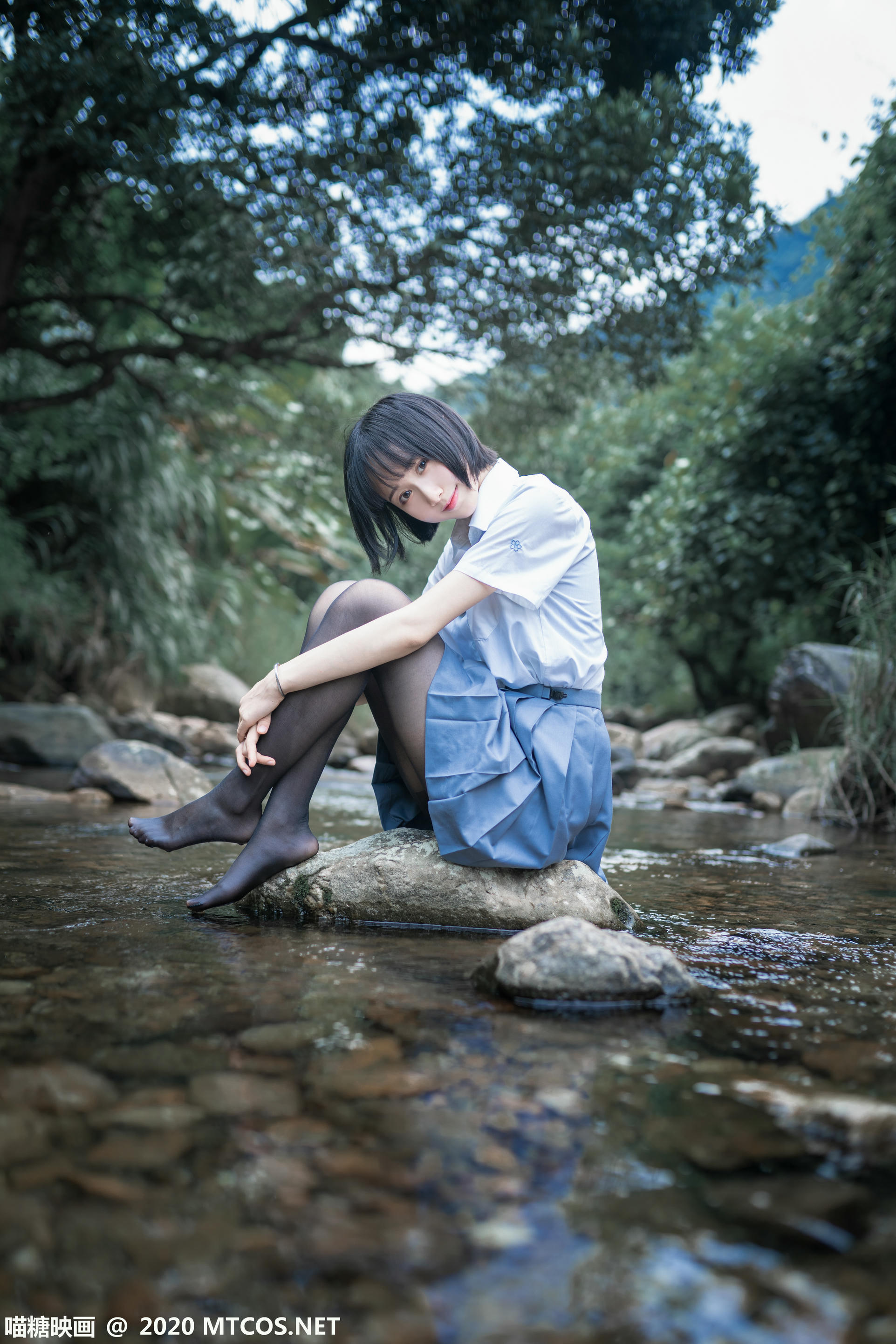 [喵糖映画] JKL.016 溪边JK制服[37P／372MB]_第1集