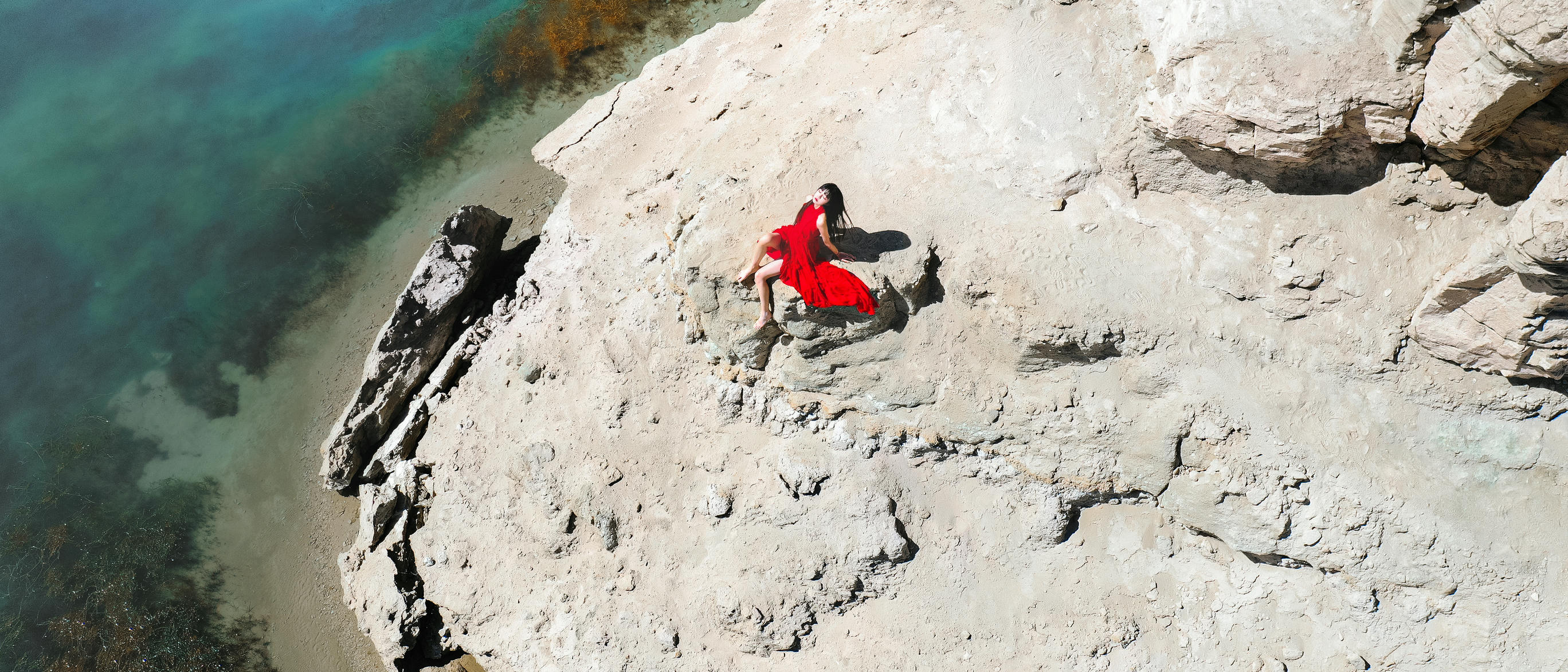 [喵糖映画] VOL.372 海边红裙[25P／461MB]_第1集