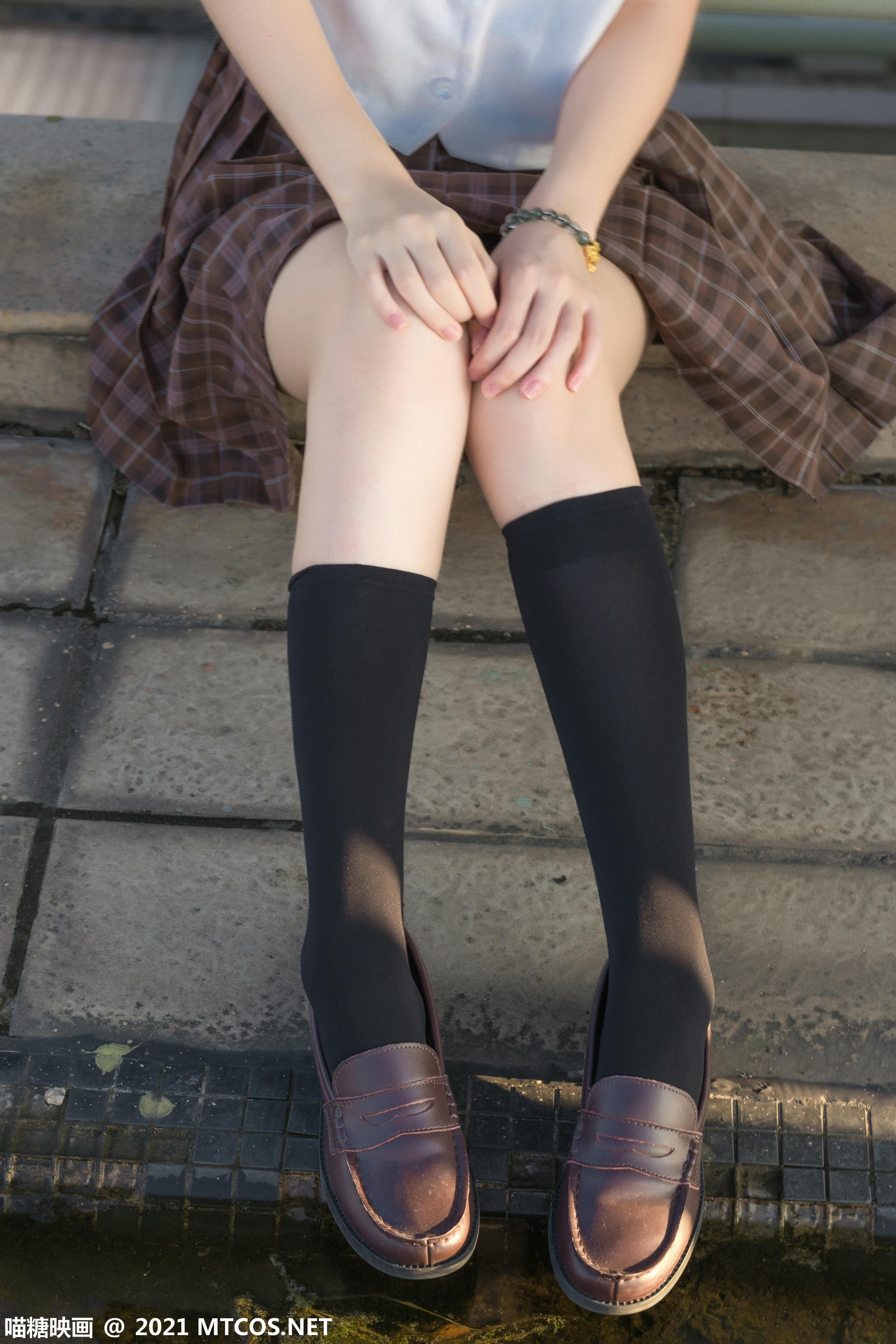 [喵糖映画] VOL.375 忧郁少女[34P／358MB]_第1集