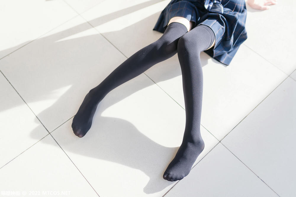 [喵糖映画] VOL.376 芊芊细腿[47P／80.9MB]_第1集