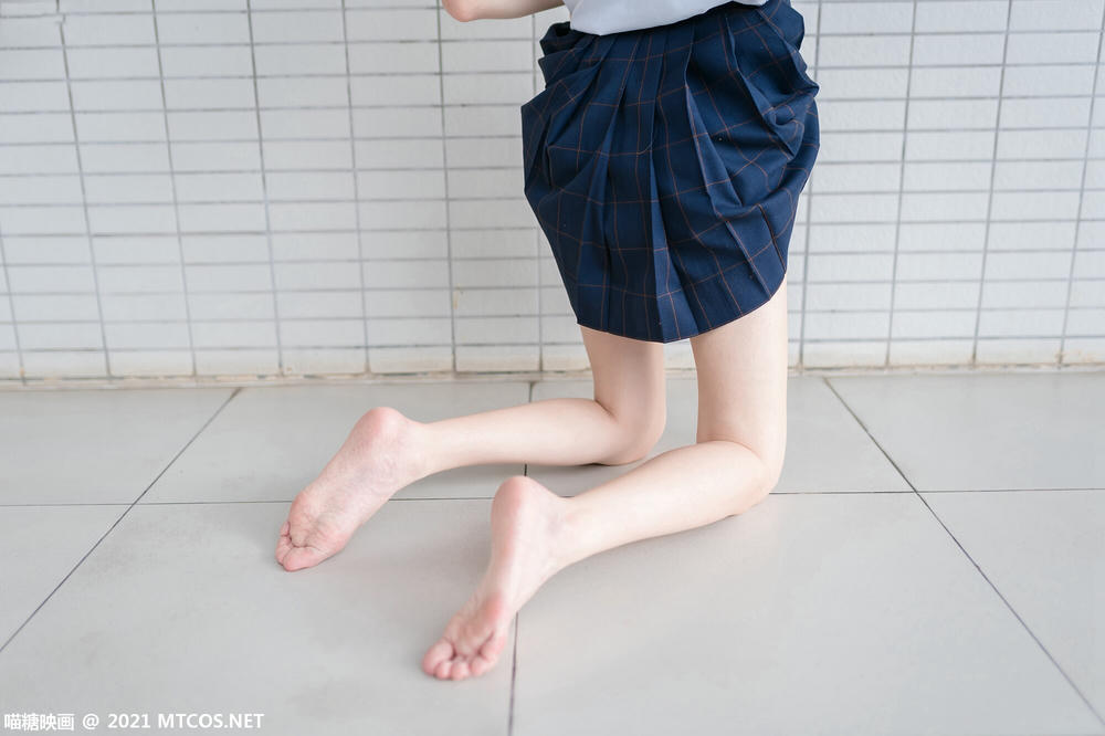 [喵糖映画] VOL.376 芊芊细腿[47P／80.9MB]_第1集