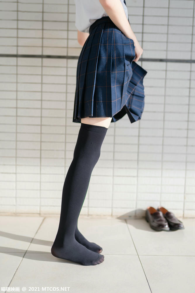 [喵糖映画] VOL.376 芊芊细腿[47P／80.9MB]_第1集