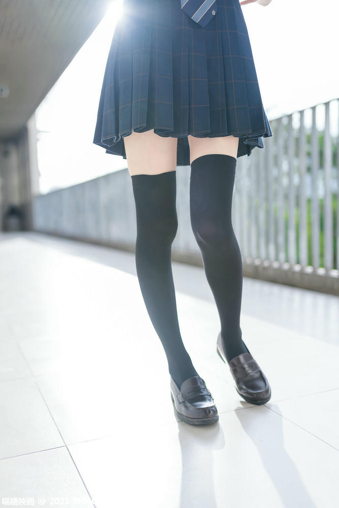 [喵糖映画] VOL.376 芊芊细腿[47P／80.9MB]_第1集