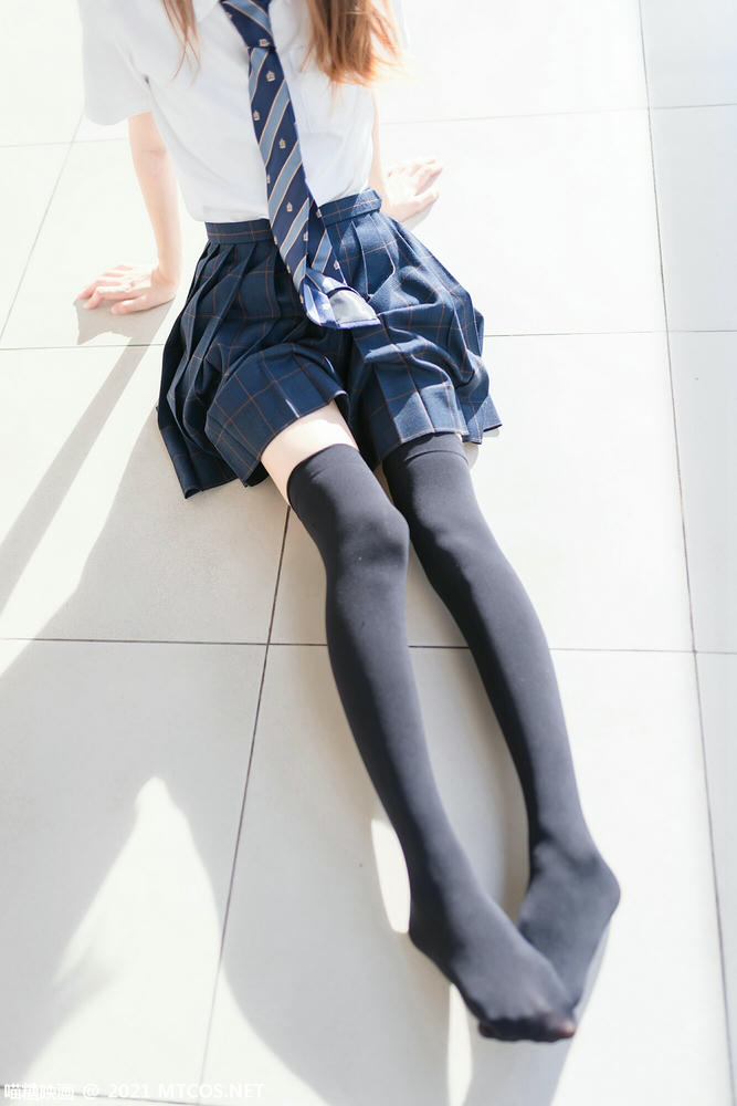 [喵糖映画] VOL.376 芊芊细腿[47P／80.9MB]_第1集